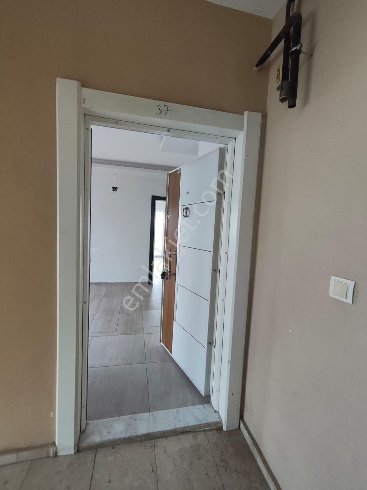 Çiftlillöy Mah'de Geniş Otumlu Merkezi Konumda Kiralık 2+1 Daire - Görsel 4