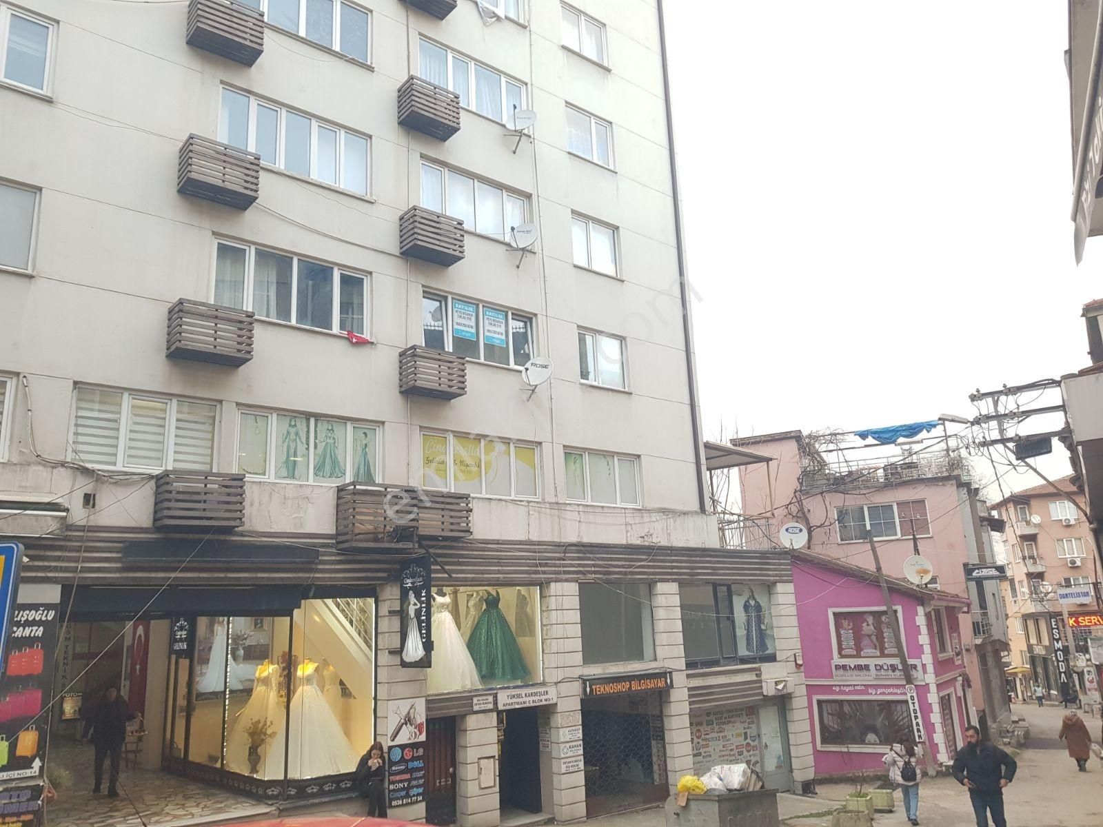 Altıparmak Caddesinde Asansörlu Arakat Kelepir Daire