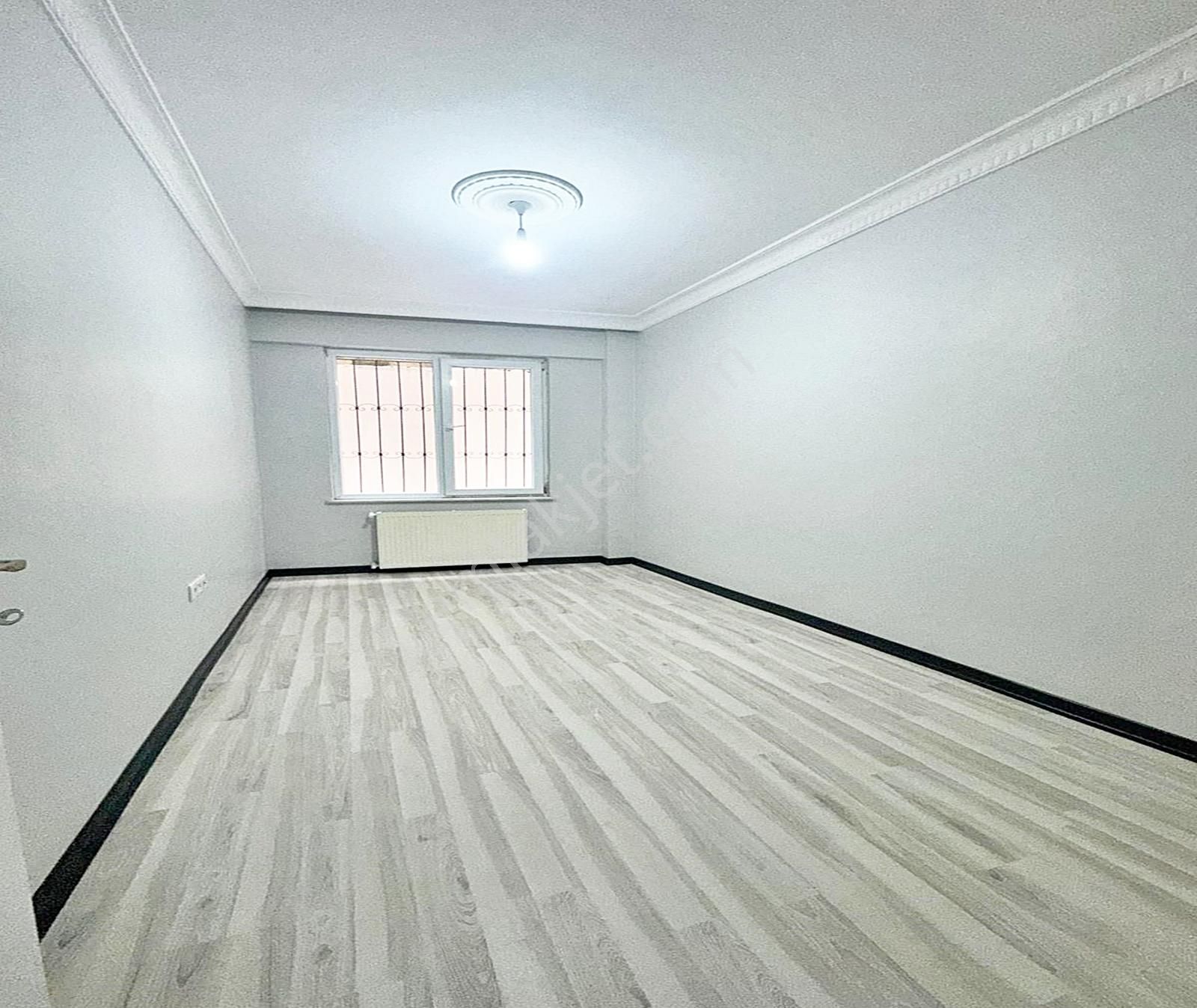 Kıraç Hürriyet Mahallesi 2+1 90m2 Balkonlu Bahçekat 1.940.000tl - Görsel 18