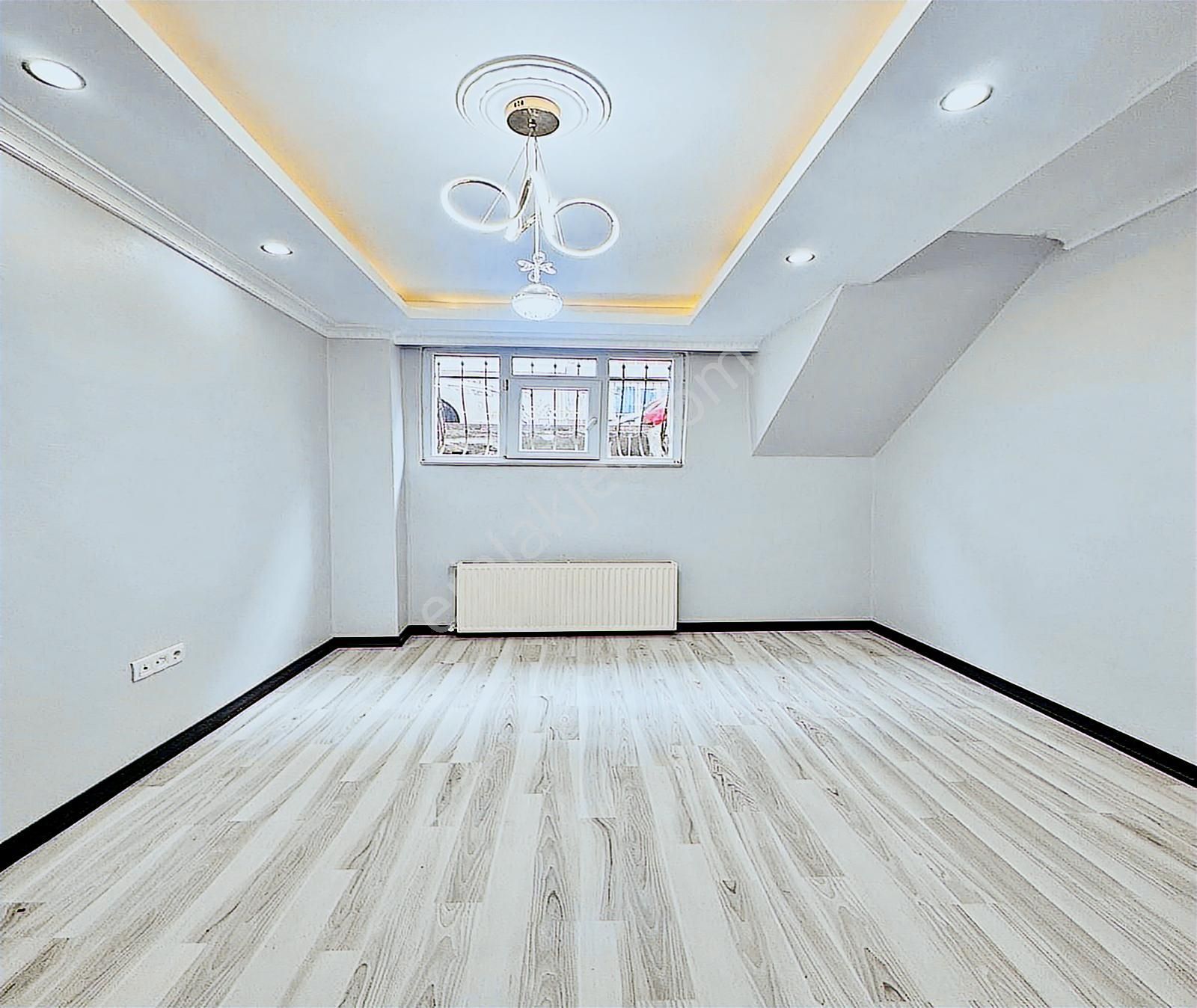 Kıraç Hürriyet Mahallesi 2+1 90m2 Balkonlu Bahçekat 1.940.000tl - Görsel 3