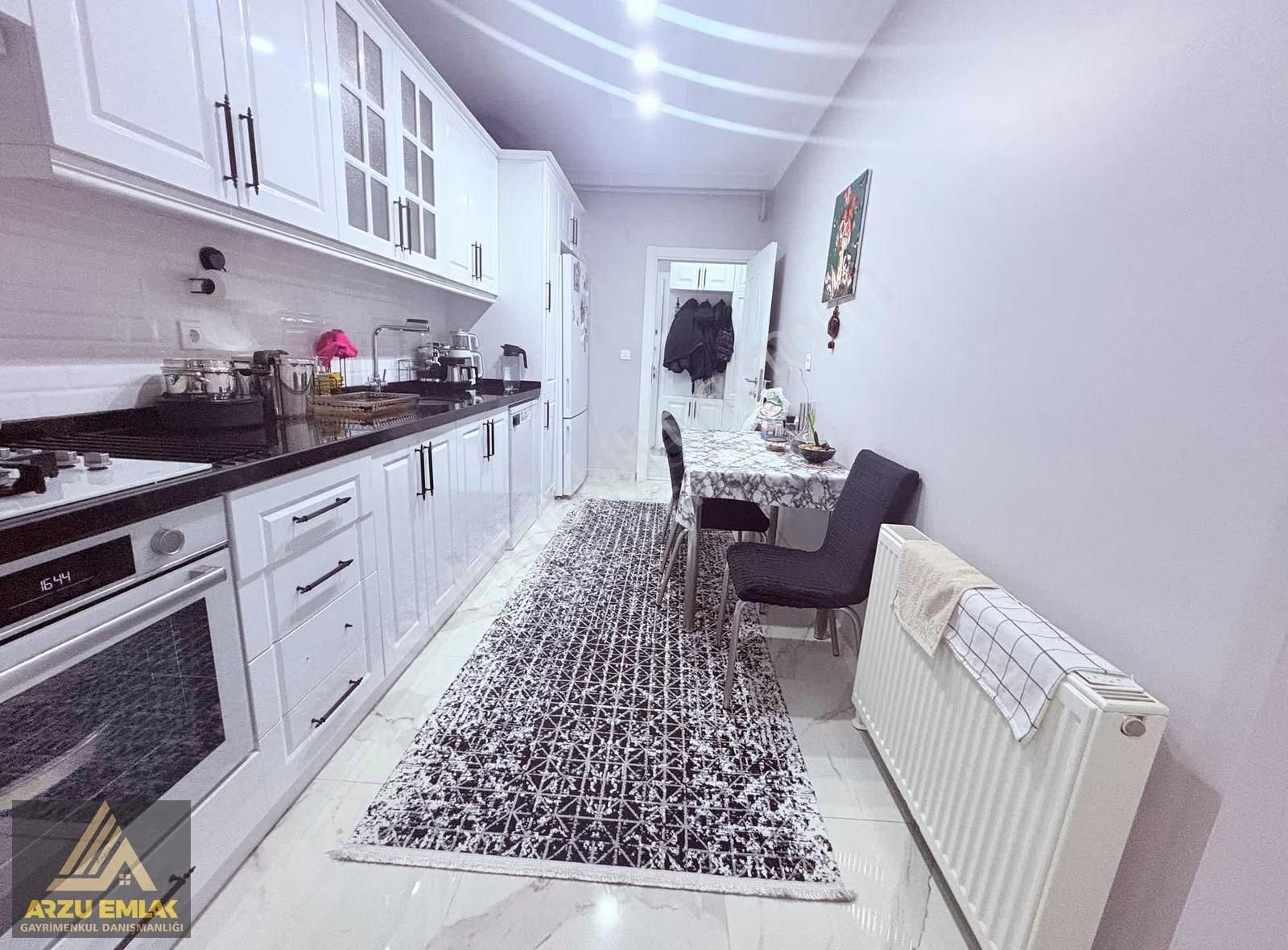 Arzu Emlaktan Yunusemre Mah Tek Daire Üzeri 3+1 Satılık Daire - Görsel 2