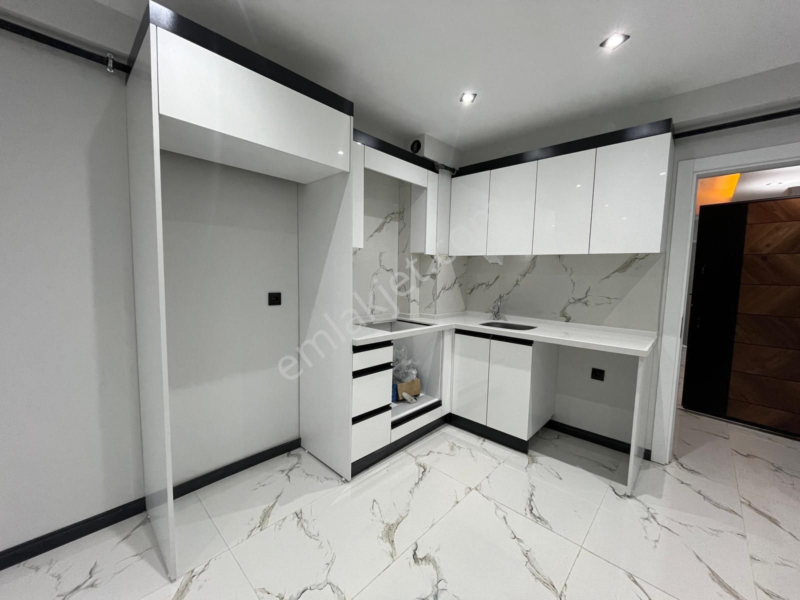 Öztel'den Çamlıca Mahallesinde 6+1 Dubleks Çift Mutfaklı Daire