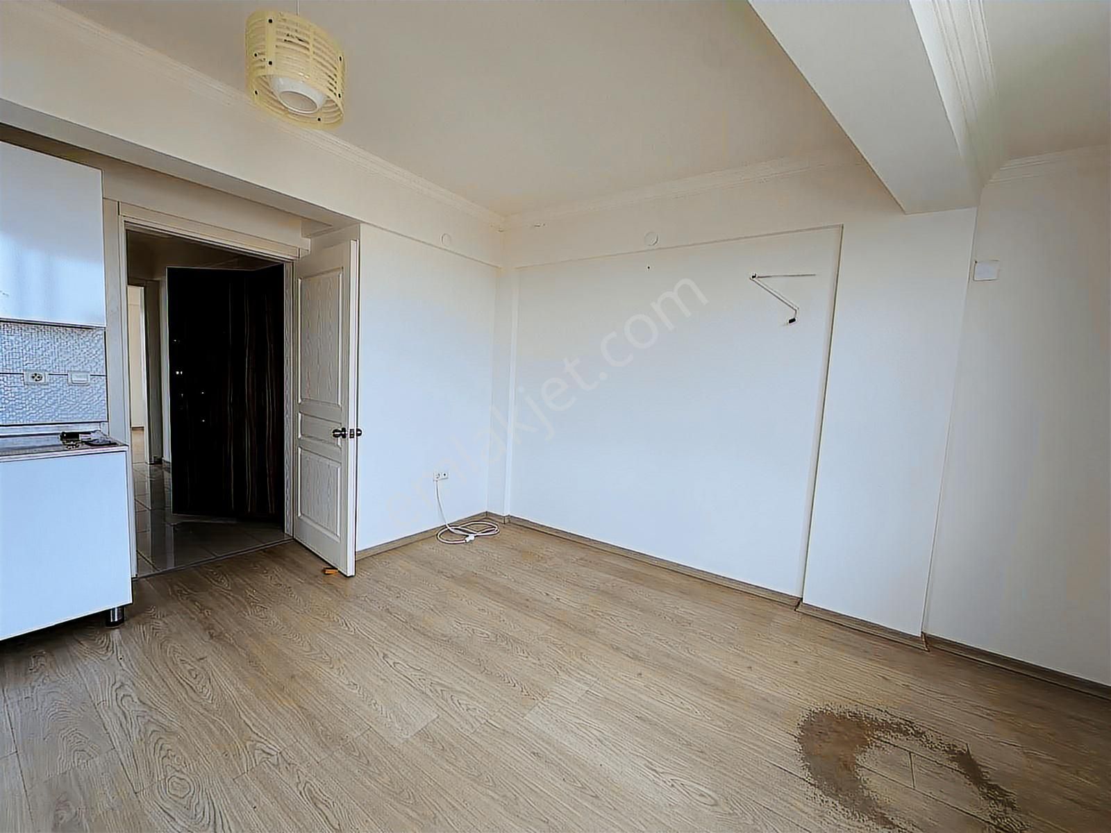 Güzelbahçe Atatürk Mahallesi Merkezi Konumda Kiralık 1+1 Daire - Görsel 5