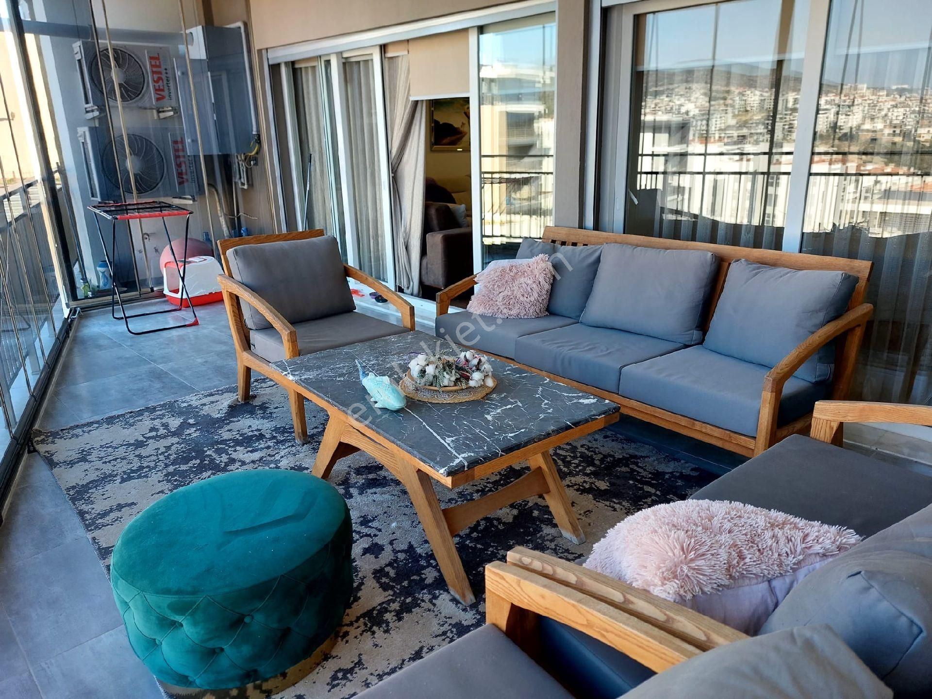 Kuşadası Değirmenderede Havuzlu Sitede Satılık 3+1 150 M2 Süper Arakat Daire - Görsel 8