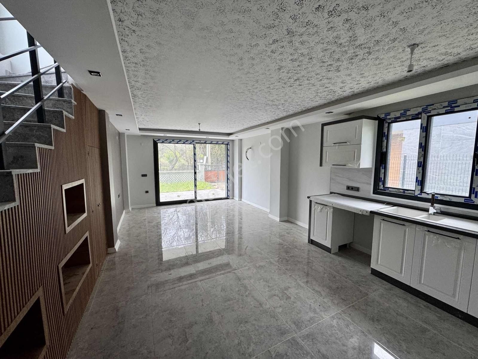 Kuşadası Güzelçamlı'da Tek Müstakil Satılık 3+1 Sıfır Villa - Görsel 21