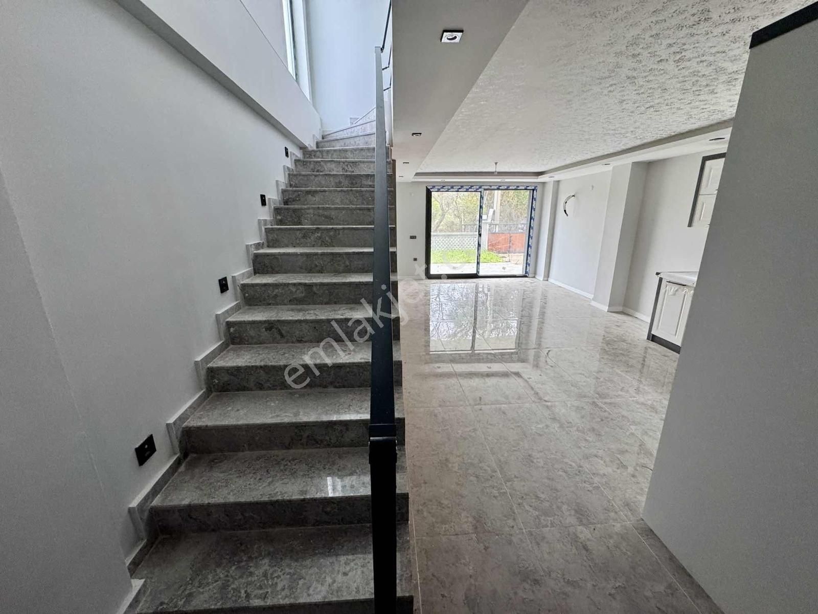 Kuşadası Güzelçamlı'da Tek Müstakil Satılık 3+1 Sıfır Villa - Görsel 13