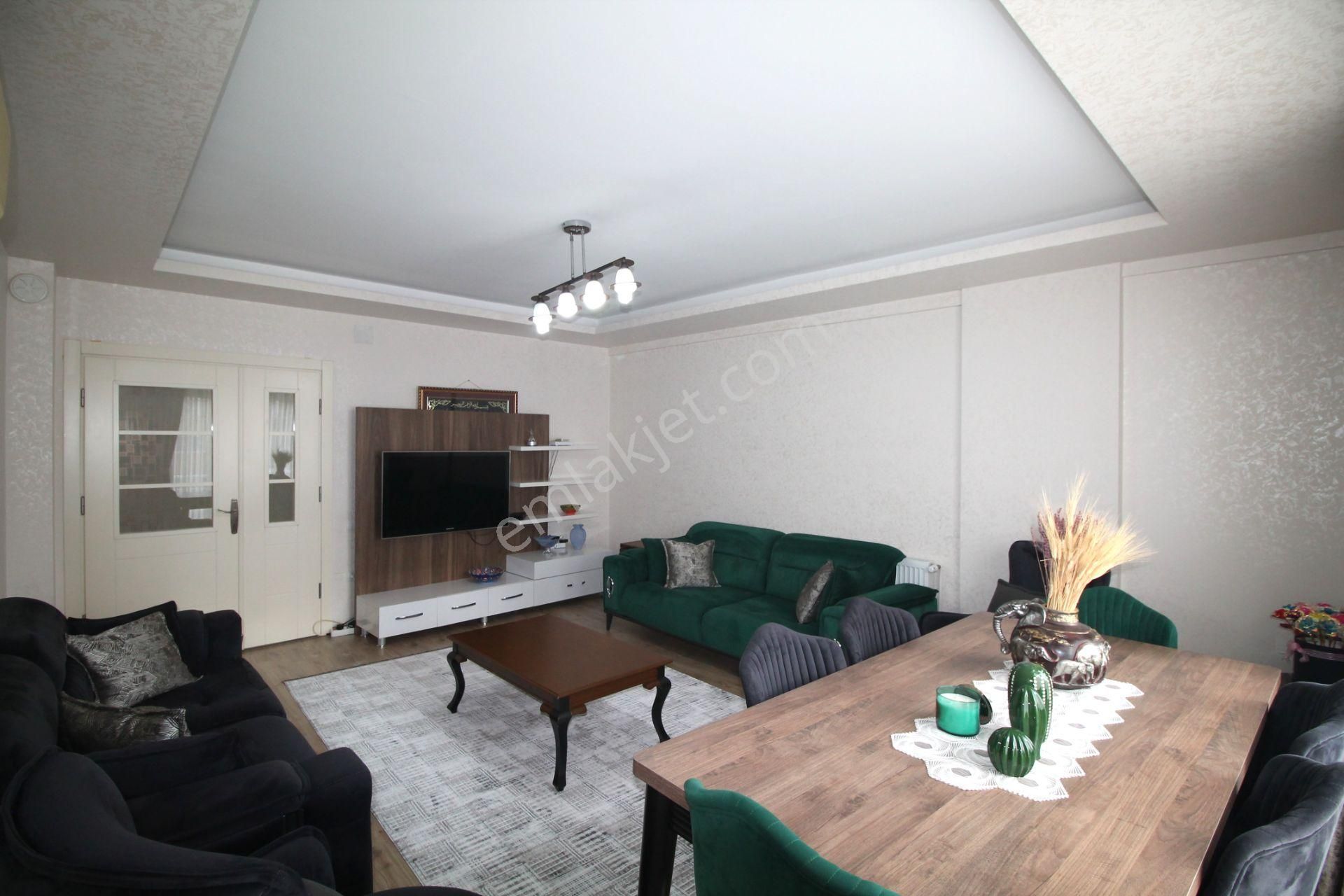 Retro’dan Aydınlıkevlerde Foruma Yürüyüş Mesafesi Cepheleri Açık 3+1