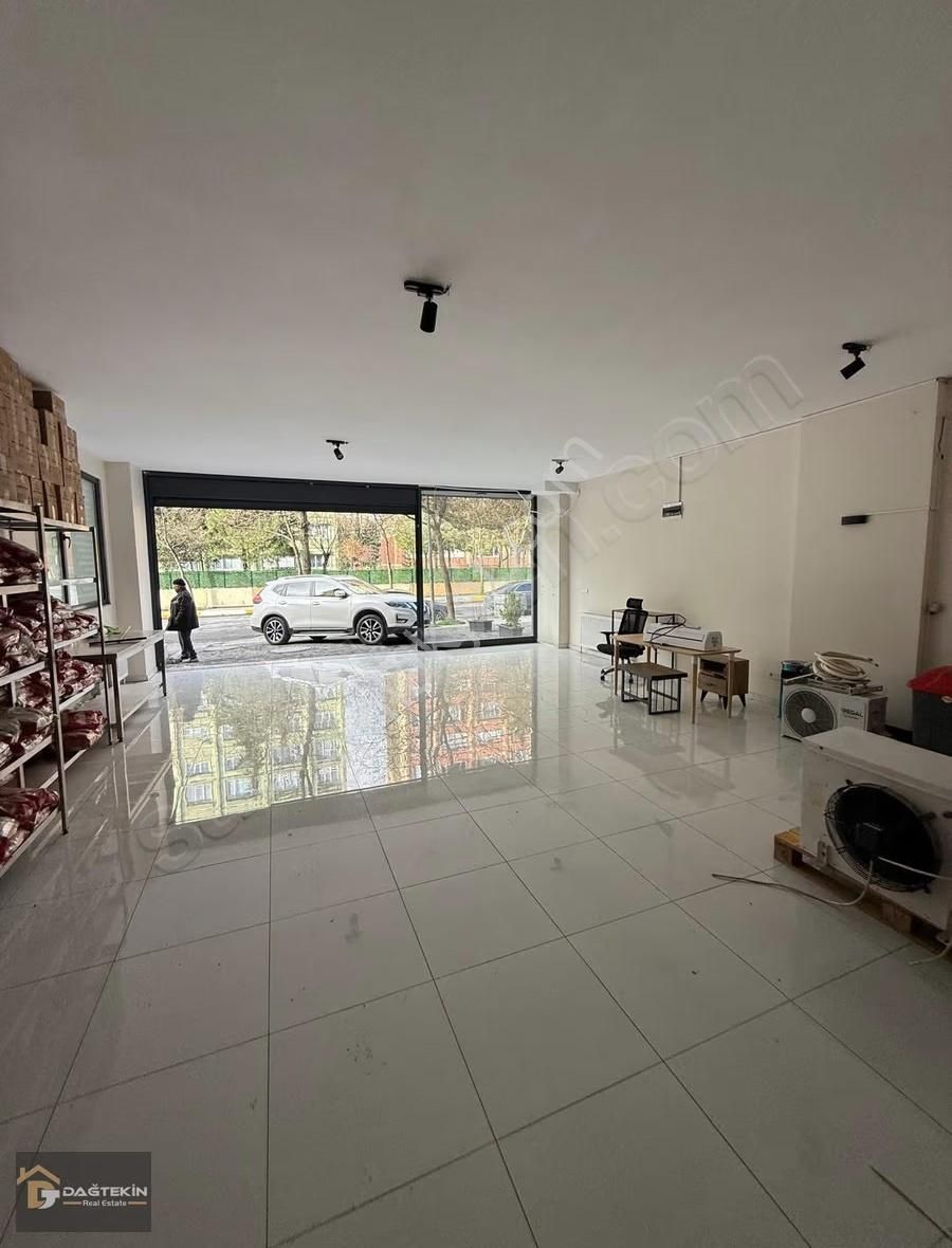 West Marinaya Yakın Merkezi Konumda 120 M2 Kiralık Dükkan !! - Görsel 16