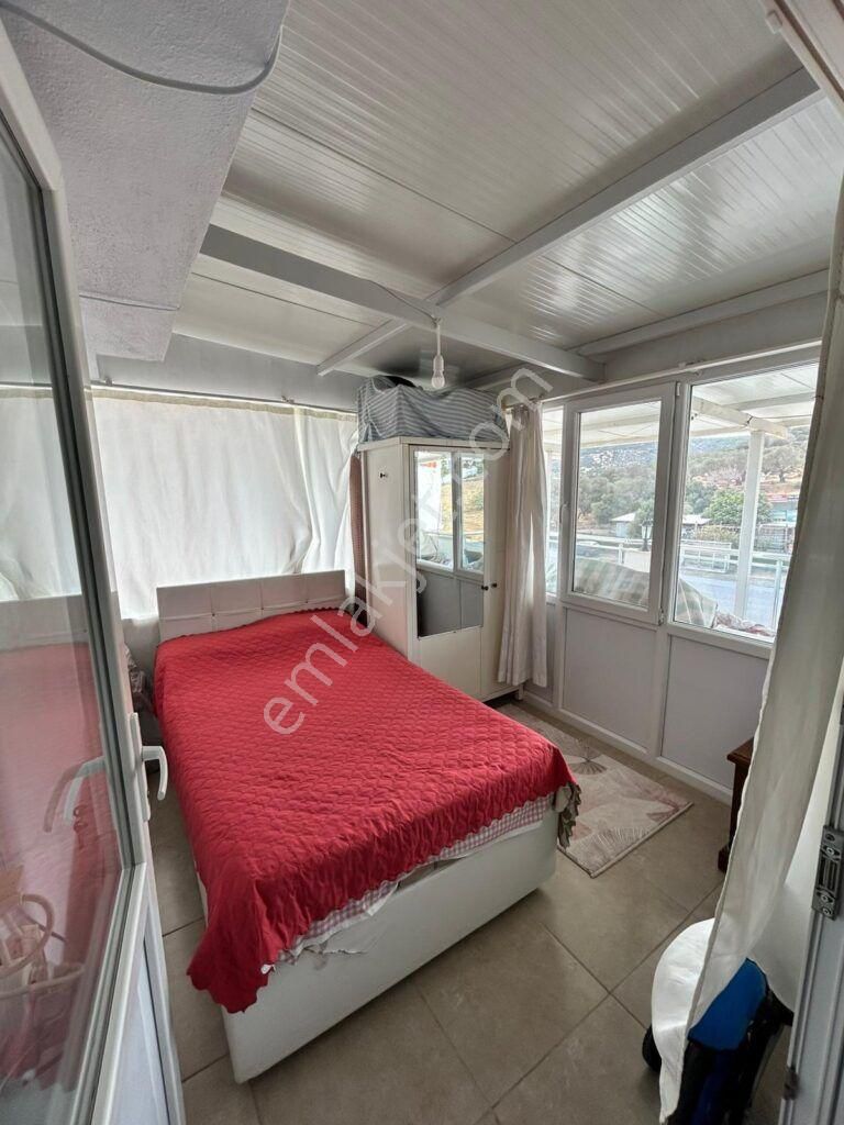 Foça Cumhuriyet Mahallesinde Satılık 3+1 Villa - Görsel 12