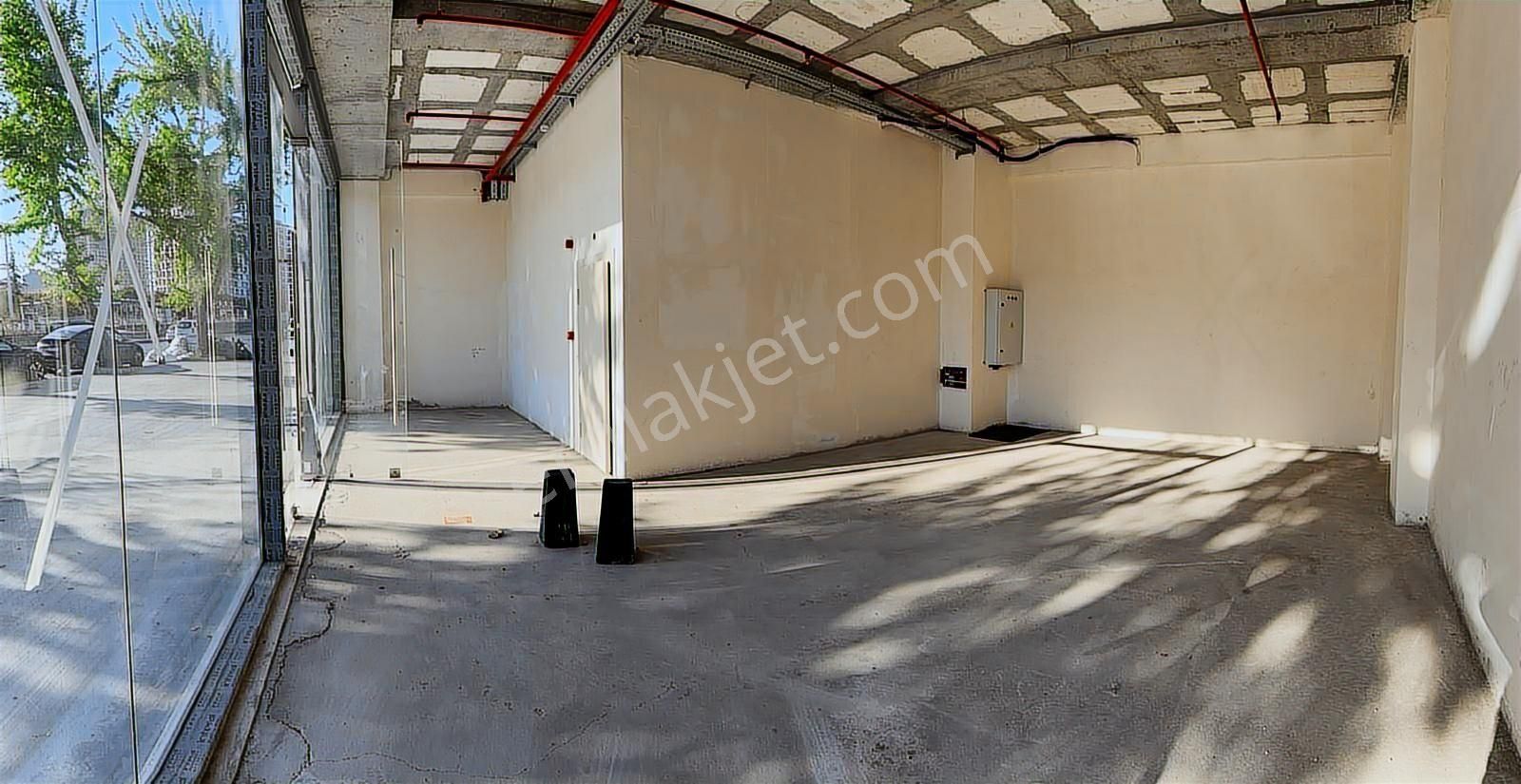 Real House / Ticaretin Merkezinde Kiralık Mağaza Dükkan - Görsel 7