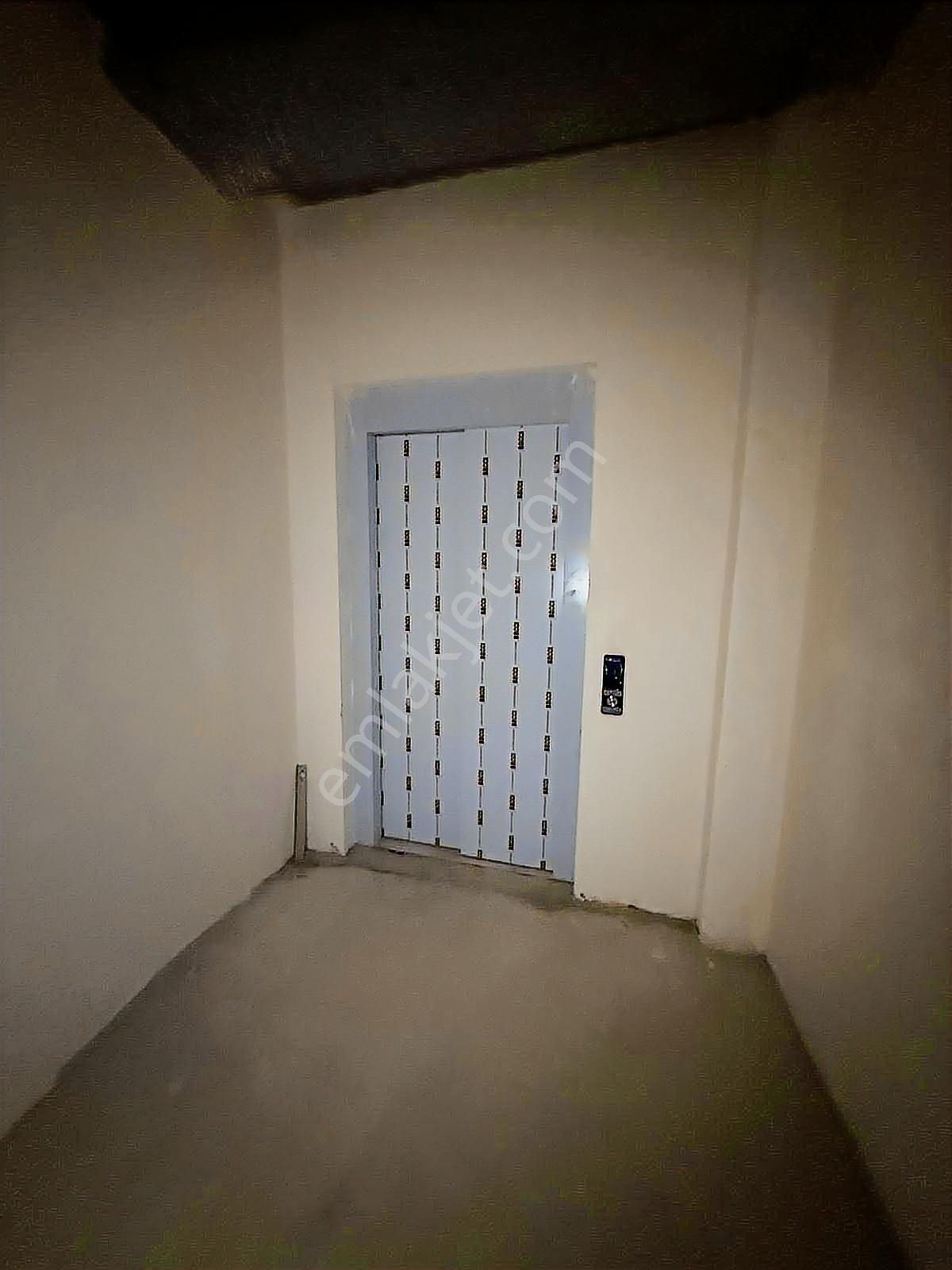 Real House / Ticaretin Merkezinde Kiralık Mağaza Dükkan - Görsel 25