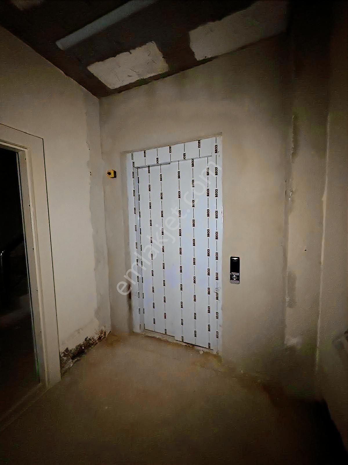 Real House / Merter Tramvay Yolu Üzerinde Satılık - Görsel 18