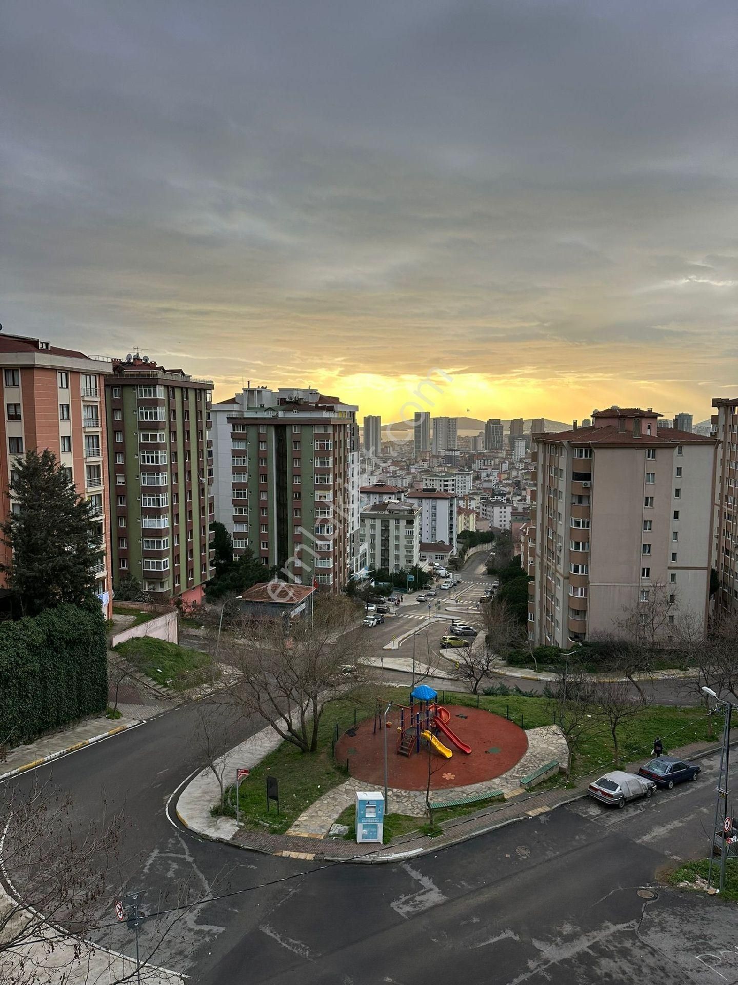 Kartal Hürriyet Mah Deniz Ve Adalar Manzaralı Ebeveyn Banyolu 3+1 - Görsel 2