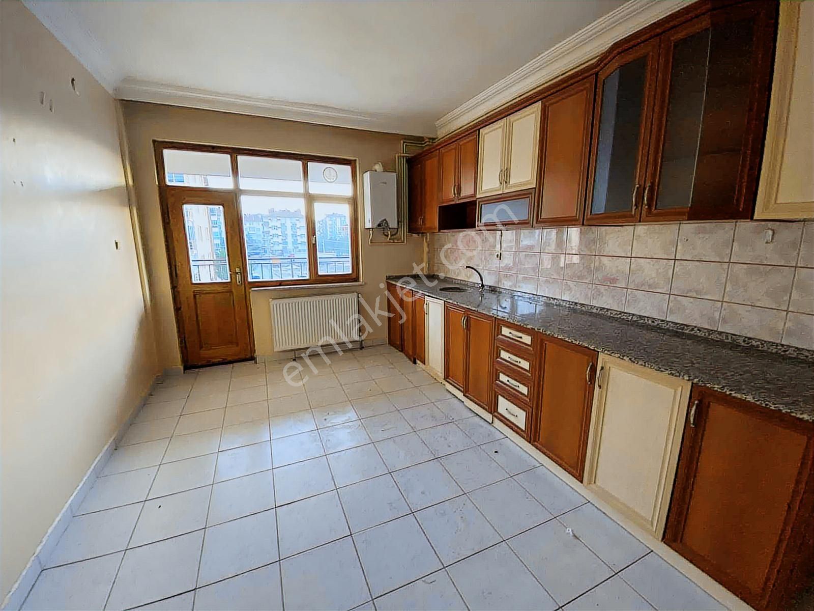 Yazır Mahallesinde Arakat Kiralık 3+1 Daire - Görsel 5