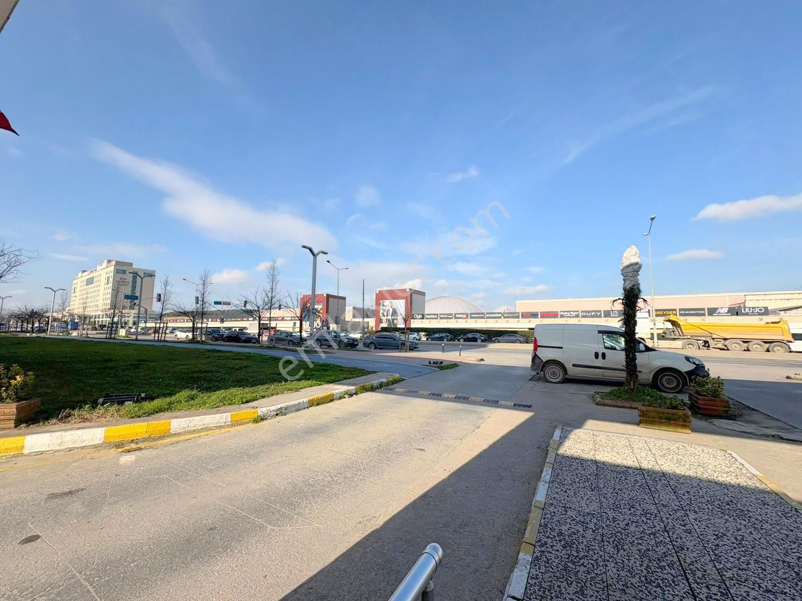 Mertcan'dan Viaport 1dk Havuzlu Güvenlikli Sitede Eşyalı 1+1 - Görsel 33