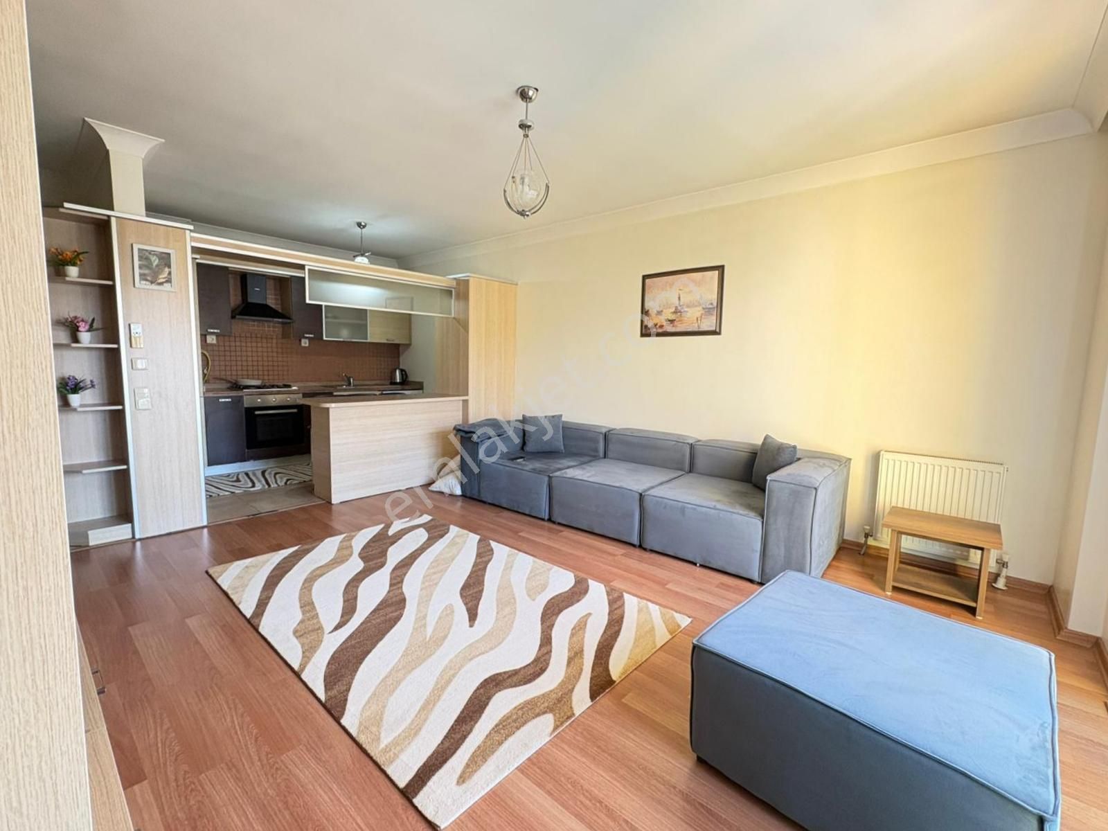 Mertcan'dan Viaport 1dk Havuzlu Güvenlikli Sitede Eşyalı 1+1