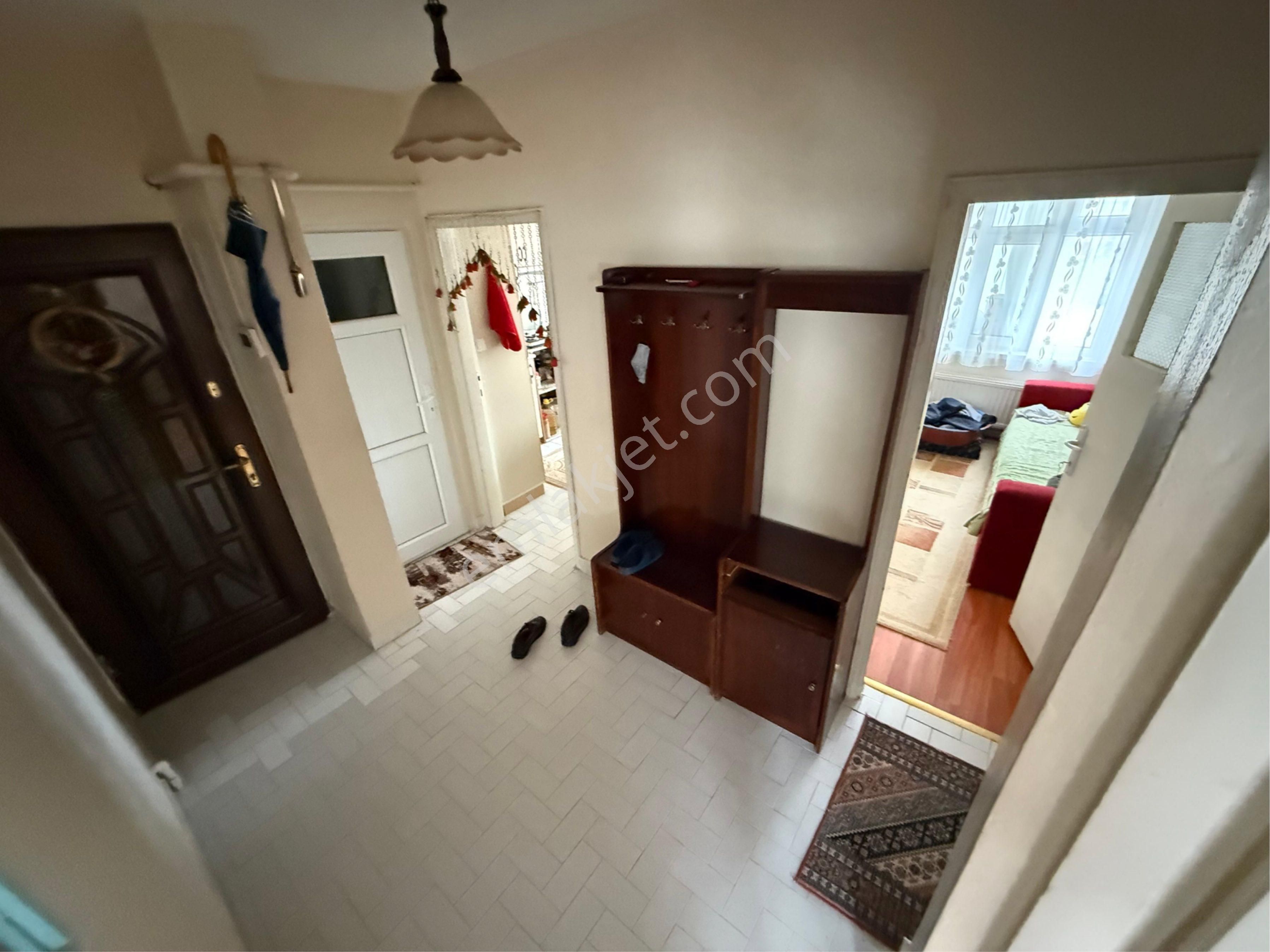 Gop Mah.3+1 Arakat Metro Büyük Gimsa Yakını Fırsat Daire