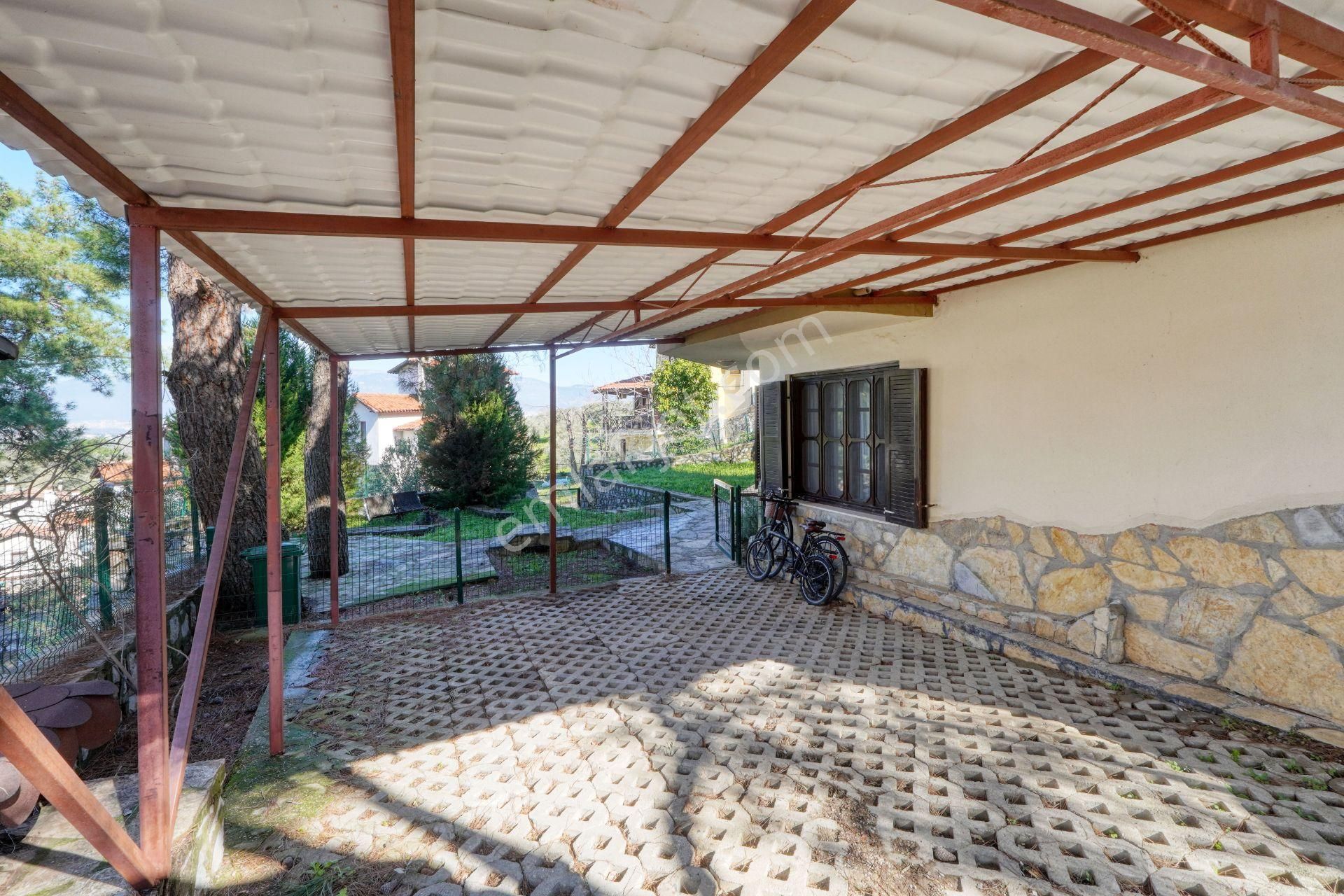 Kemalpaşa Tropikal Sitesinde Orman Manzaralı Villa - Görsel 33
