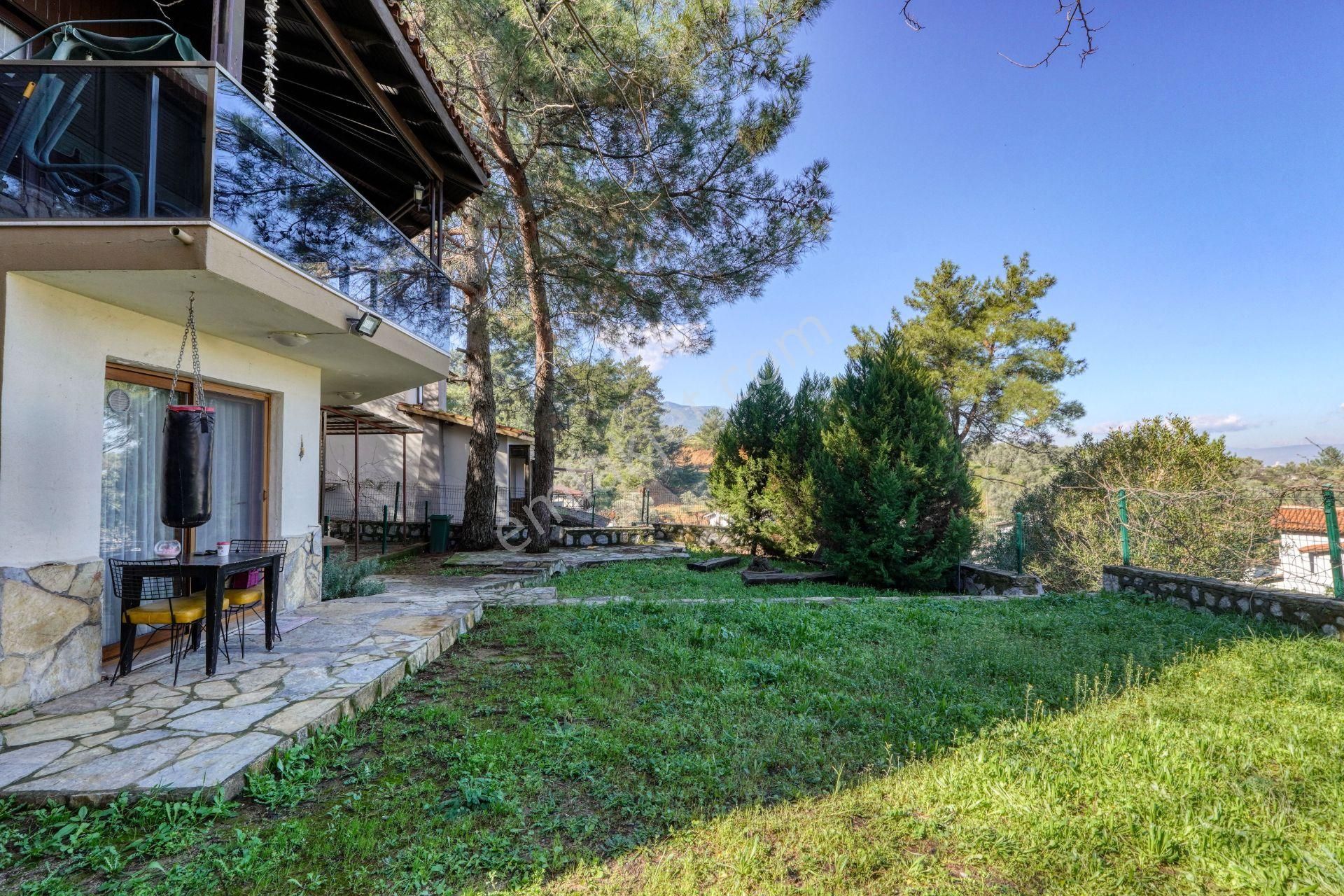 Kemalpaşa Tropikal Sitesinde Orman Manzaralı Villa - Görsel 29