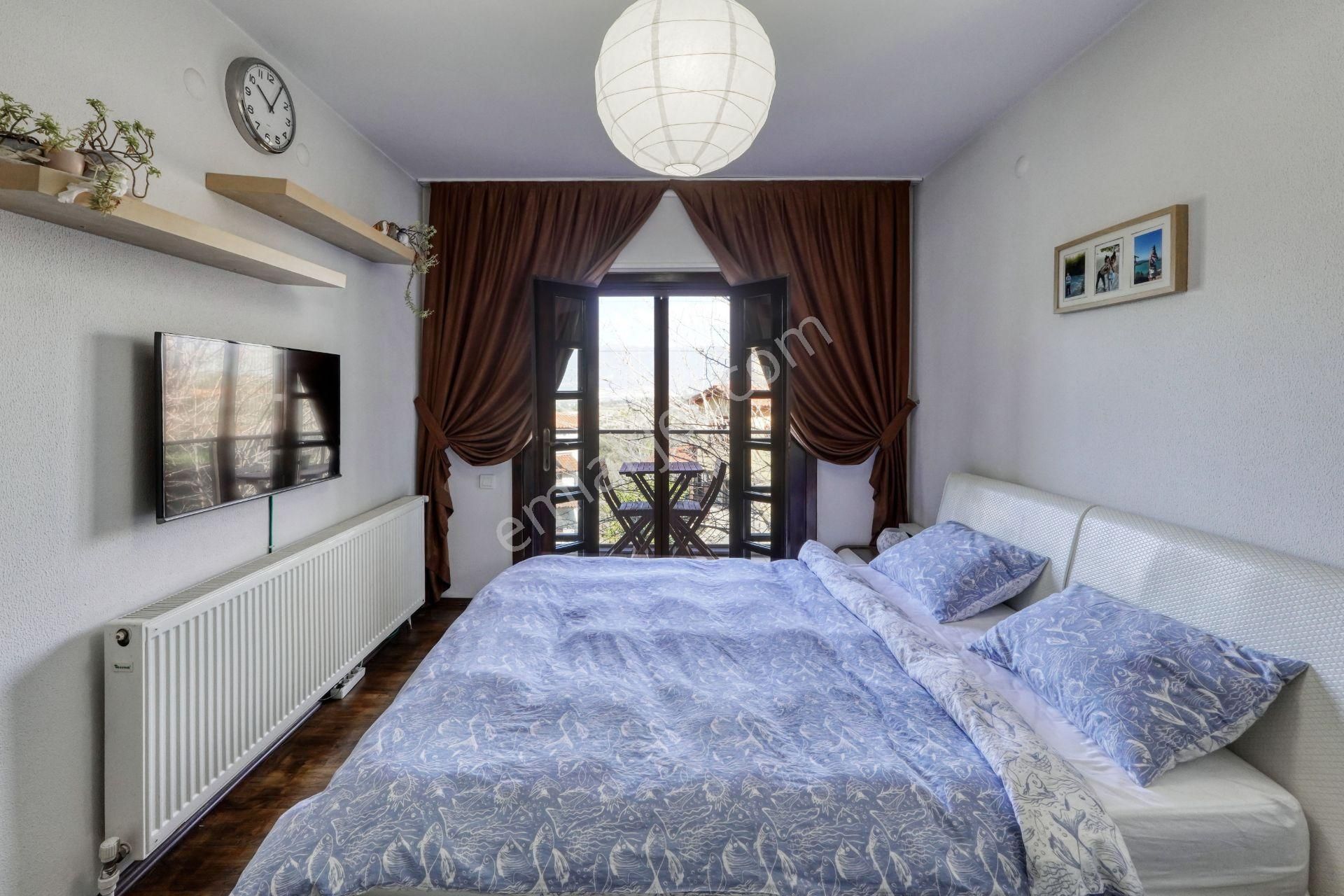 Kemalpaşa Tropikal Sitesinde Orman Manzaralı Villa - Görsel 20