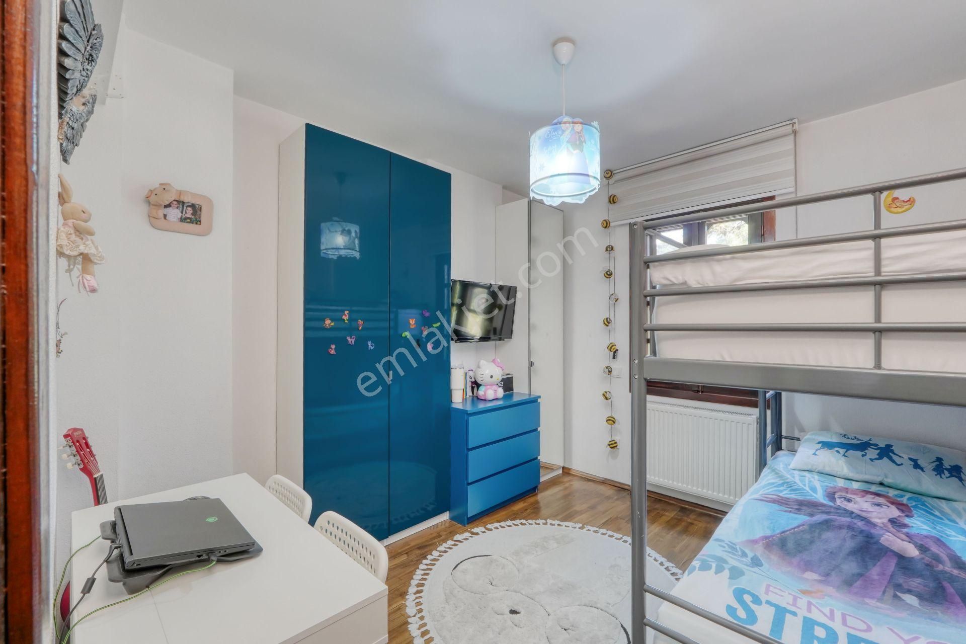 Kemalpaşa Tropikal Sitesinde Orman Manzaralı Villa - Görsel 17