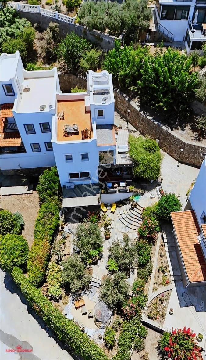 Yalıkavakta Sezonda Kiralık Geniş Bahçeli Full Manzaralı Villa - Görsel 33