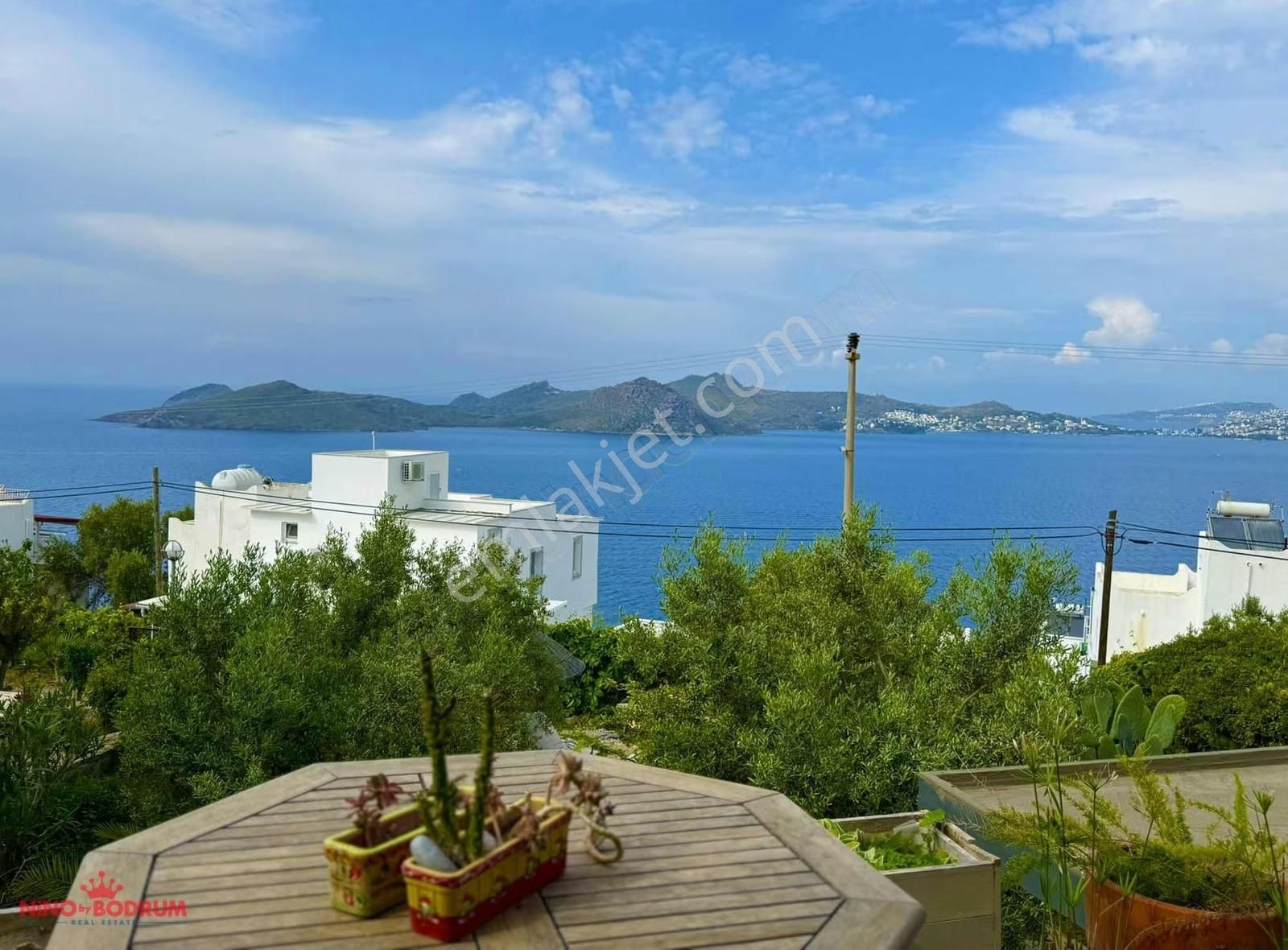 Yalıkavakta Sezonda Kiralık Geniş Bahçeli Full Manzaralı Villa - Görsel 29