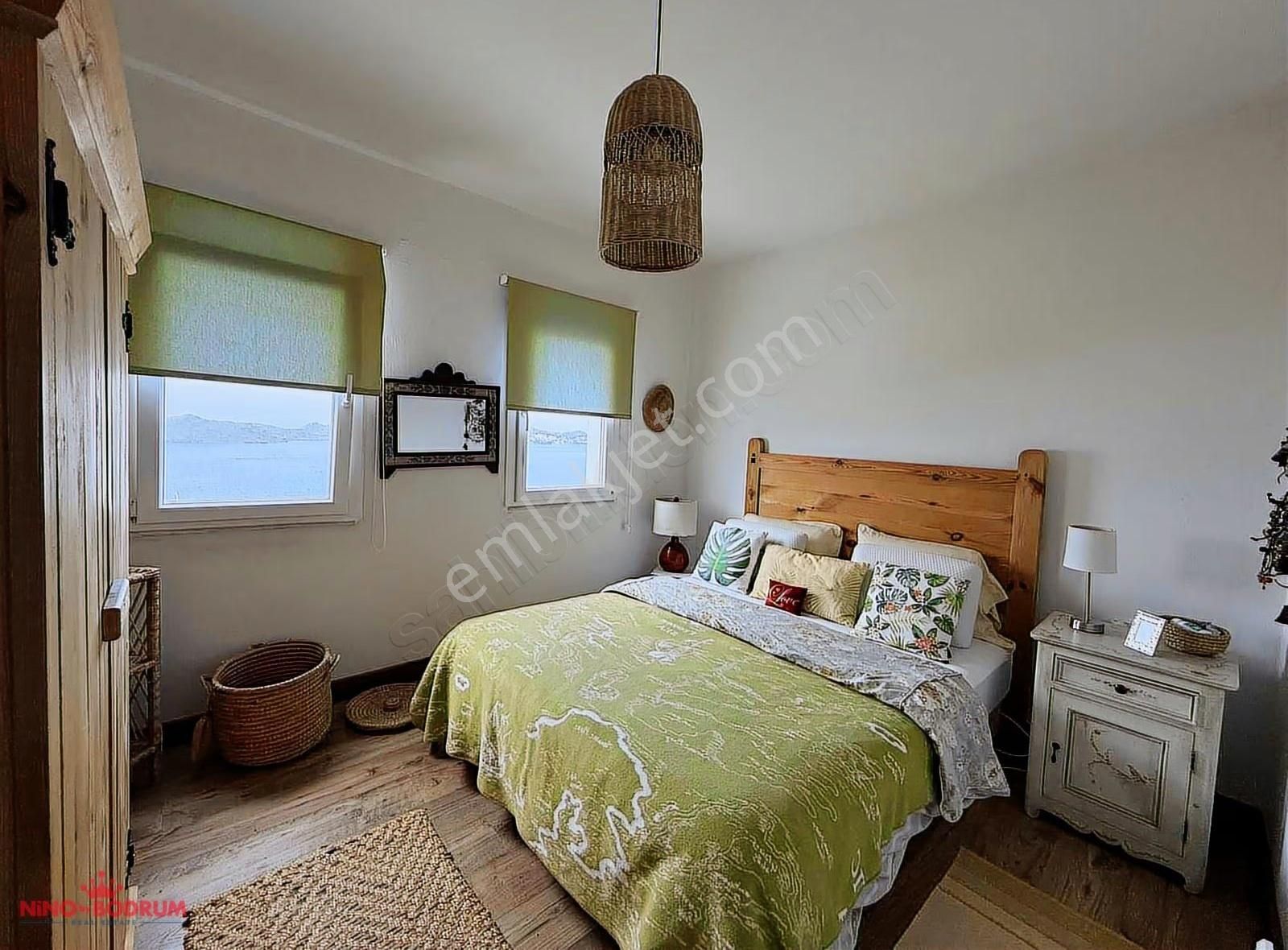 Yalıkavakta Sezonda Kiralık Geniş Bahçeli Full Manzaralı Villa - Görsel 6