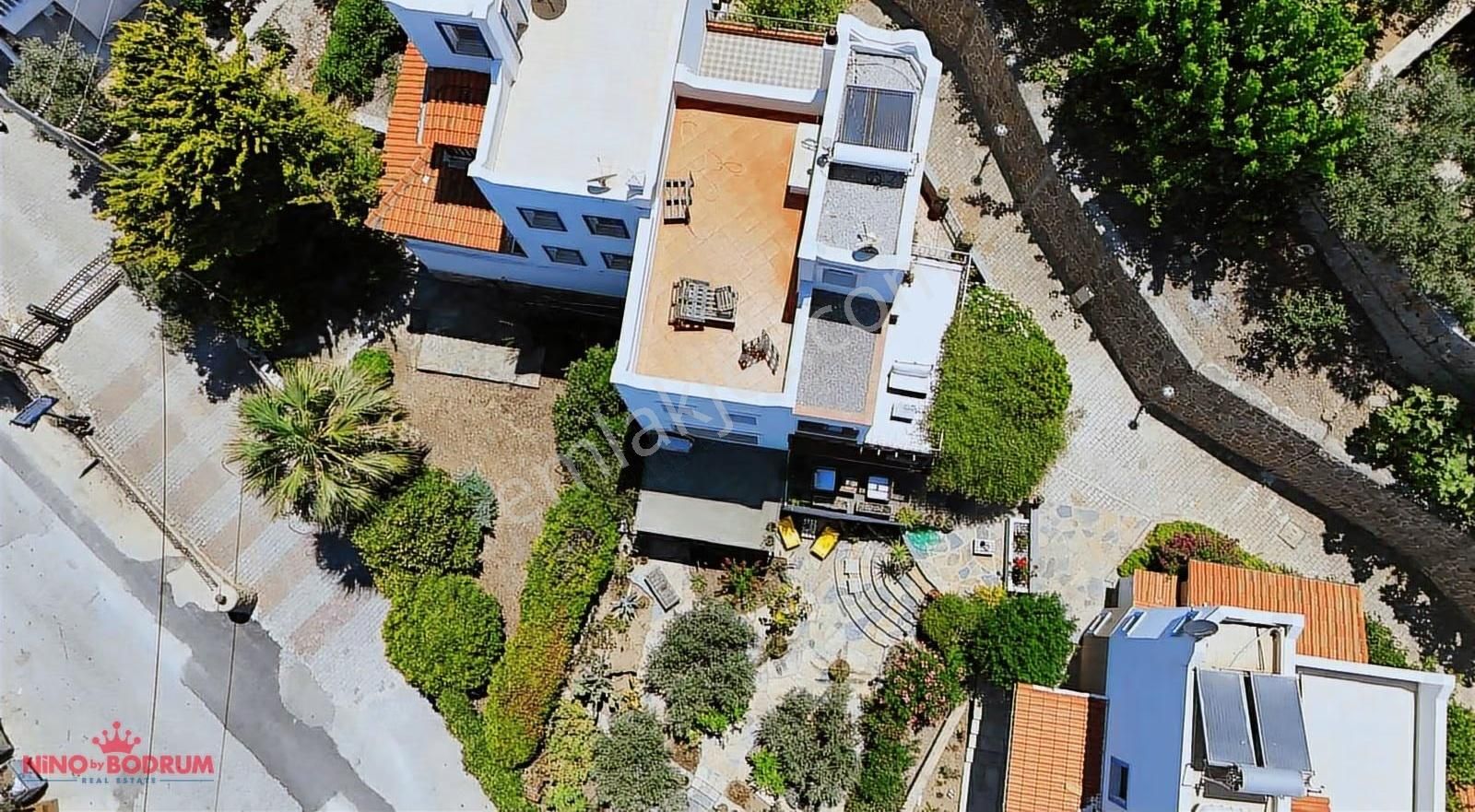 Yalıkavakta Sezonda Kiralık Geniş Bahçeli Full Manzaralı Villa - Görsel 8