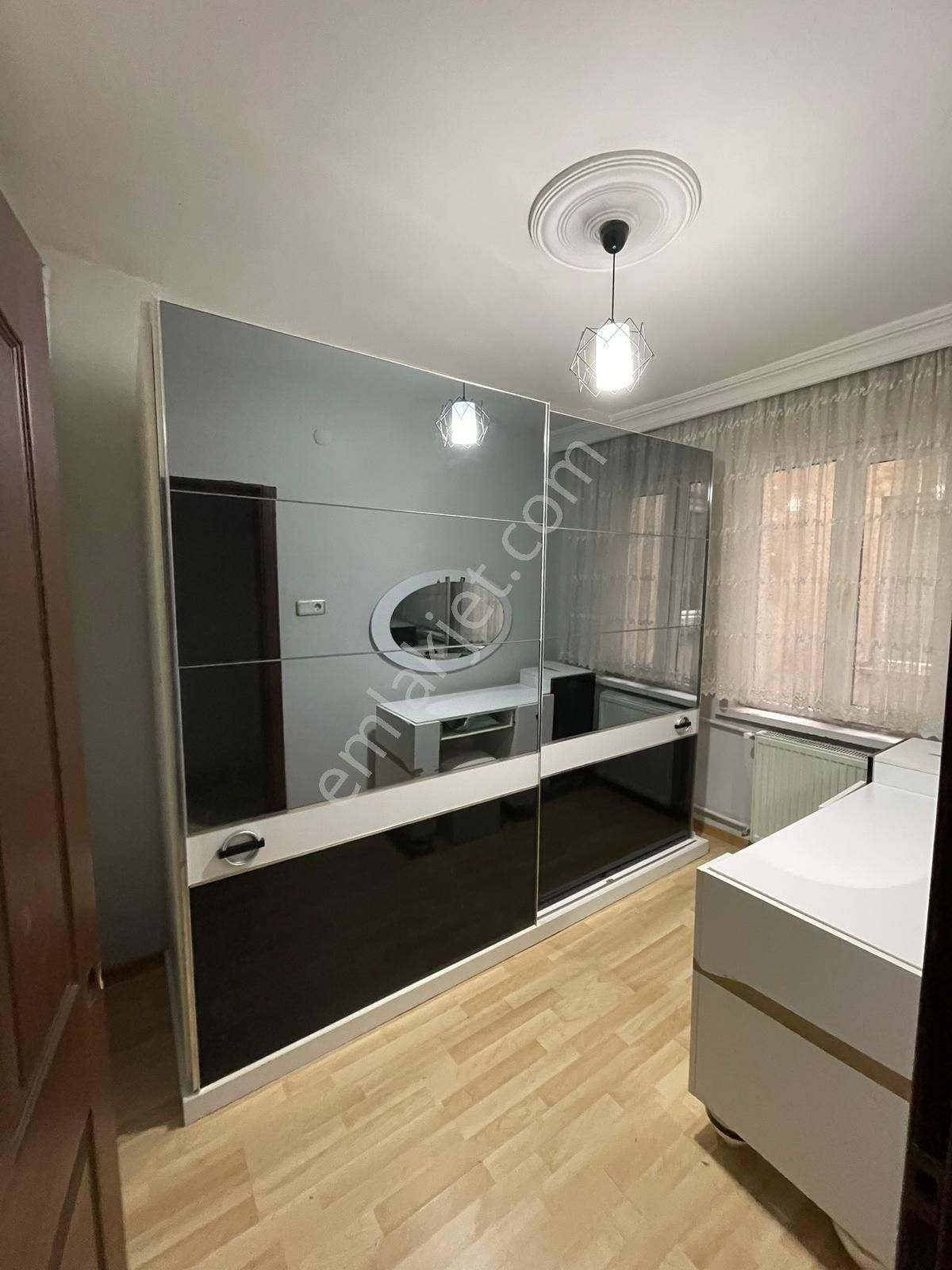 Afyon Üçok Emlaktan Cumhuriyet Mah Satılık Ebeveyn Banyolu 3+1 110m² Daire - Görsel 13
