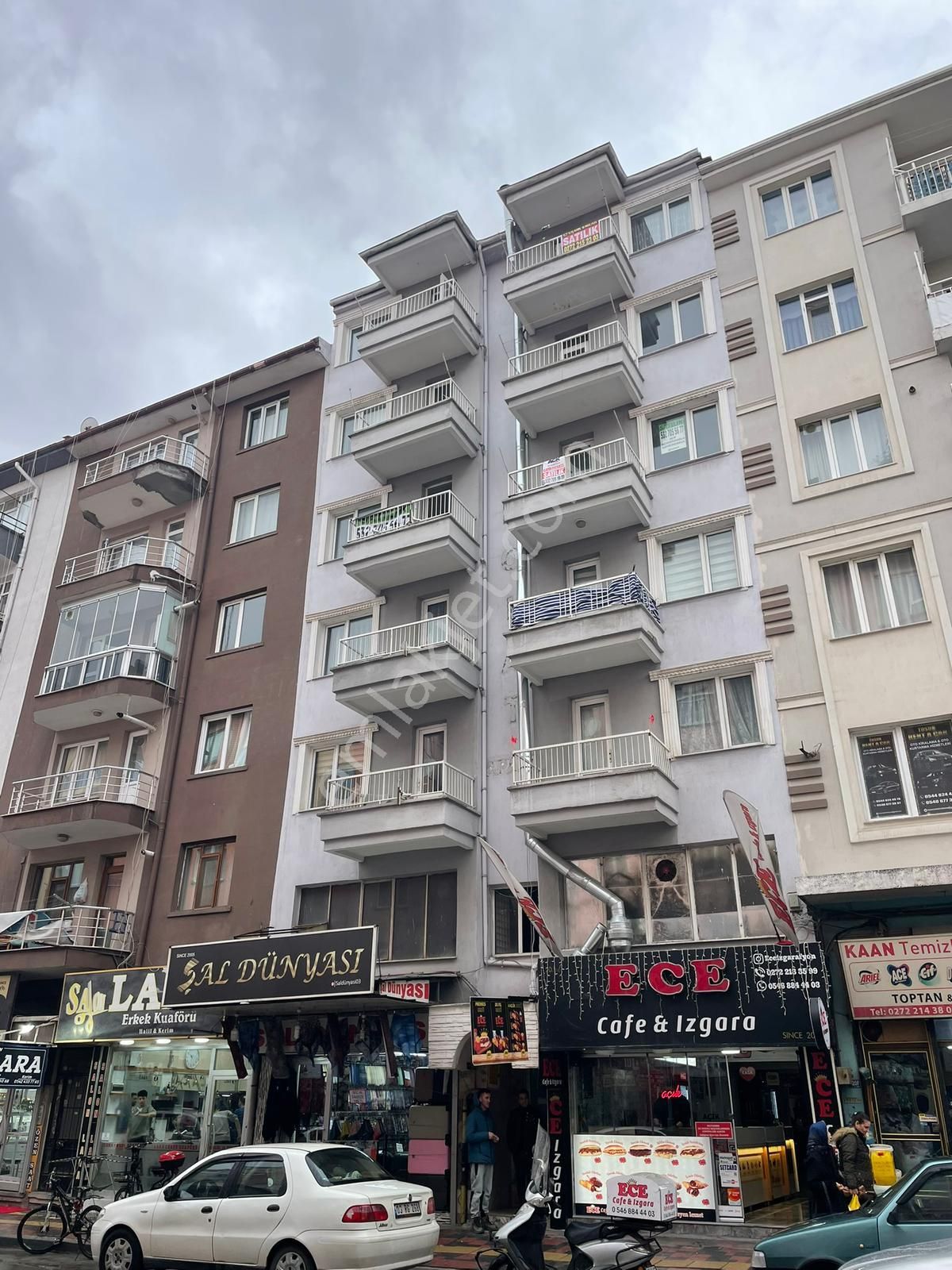Afyon Üçok Emlaktan Cumhuriyet Mah Satılık Ebeveyn Banyolu 3+1 110m² Daire - Görsel 3
