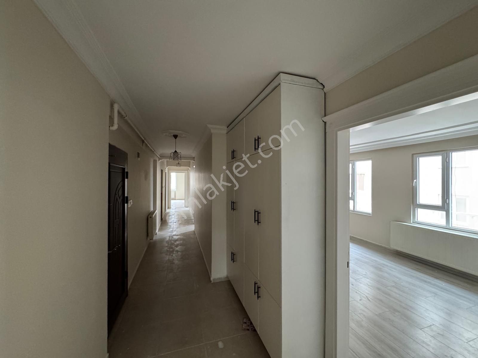 Yavuz Emlak Tan Satılık Daire Arakat Karaköprü Akpiyar Mah Bozan Sarı Petrol Yanı - Görsel 12