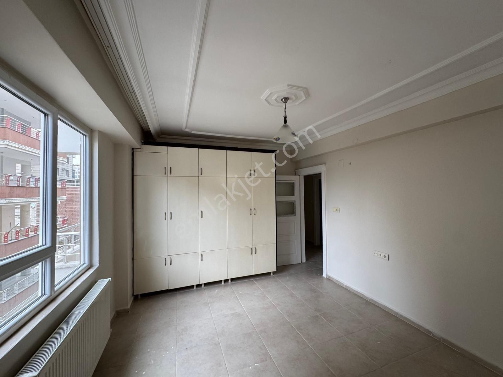 Yavuz Emlak Tan Satılık Daire Arakat Karaköprü Akpiyar Mah Bozan Sarı Petrol Yanı - Görsel 4