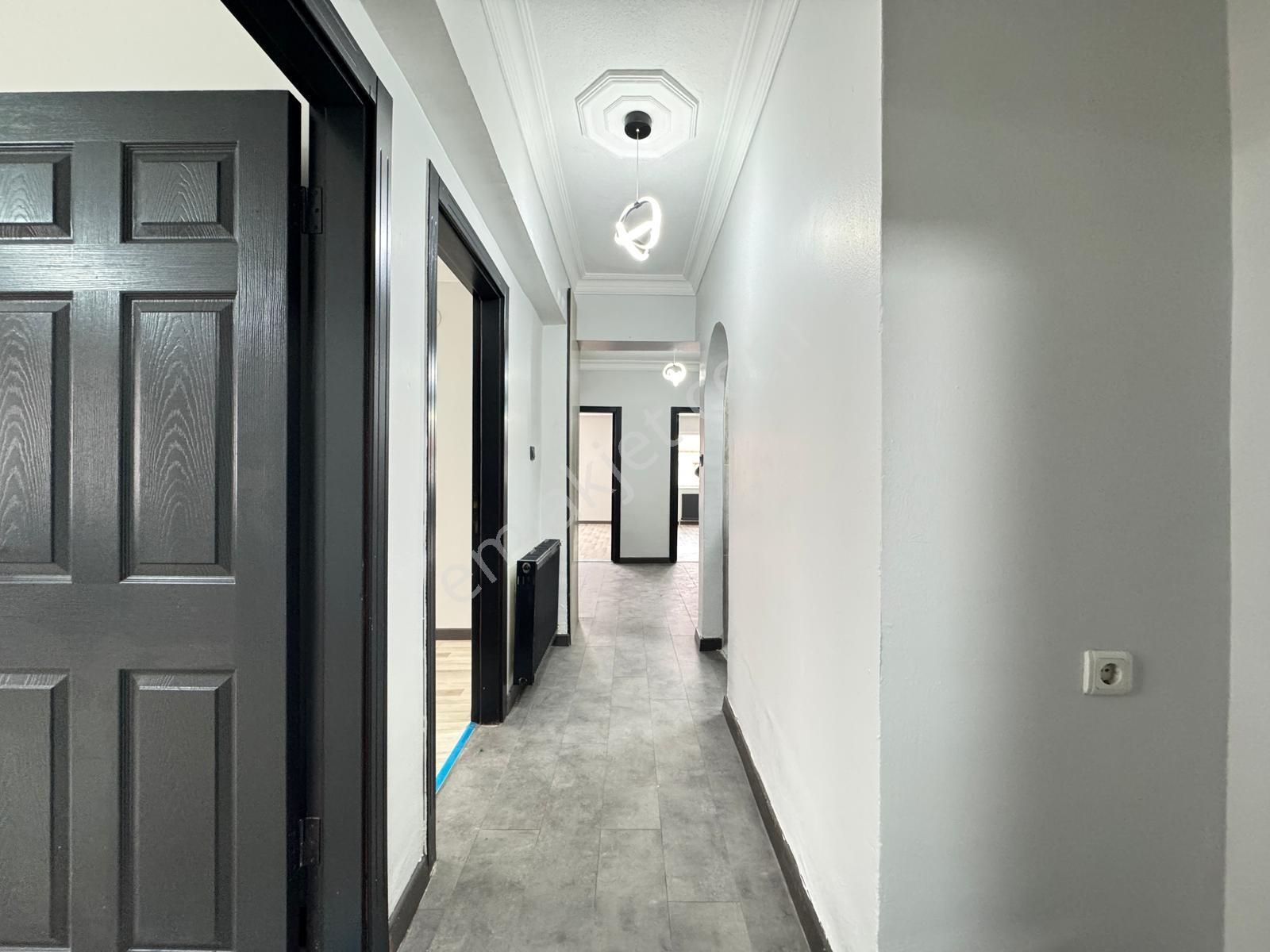 Ufuk Kılıç Emlak'tan Saray Merkezde 3+1 Ful Yapılı Daire - Görsel 31