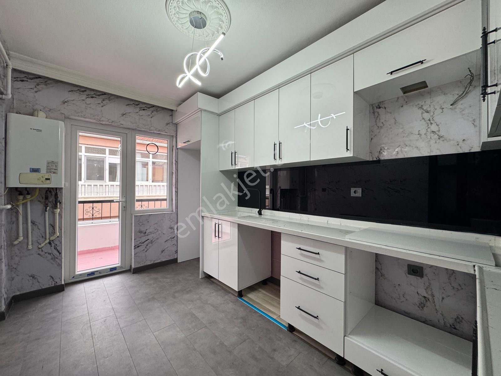 Ufuk Kılıç Emlak'tan Saray Merkezde 3+1 Ful Yapılı Daire - Görsel 5