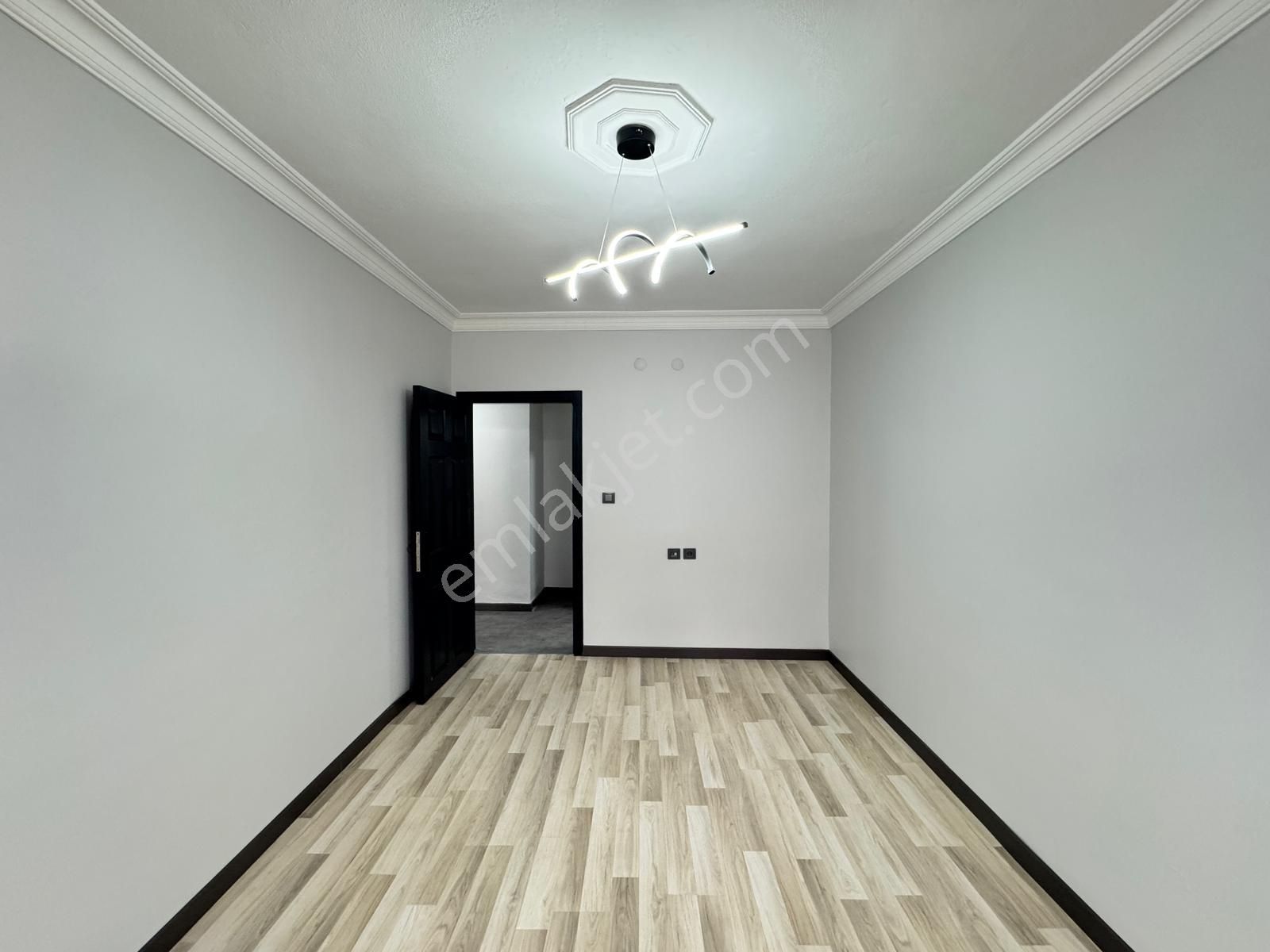 Ufuk Kılıç Emlak'tan Saray Merkezde 3+1 Ful Yapılı Daire - Görsel 25