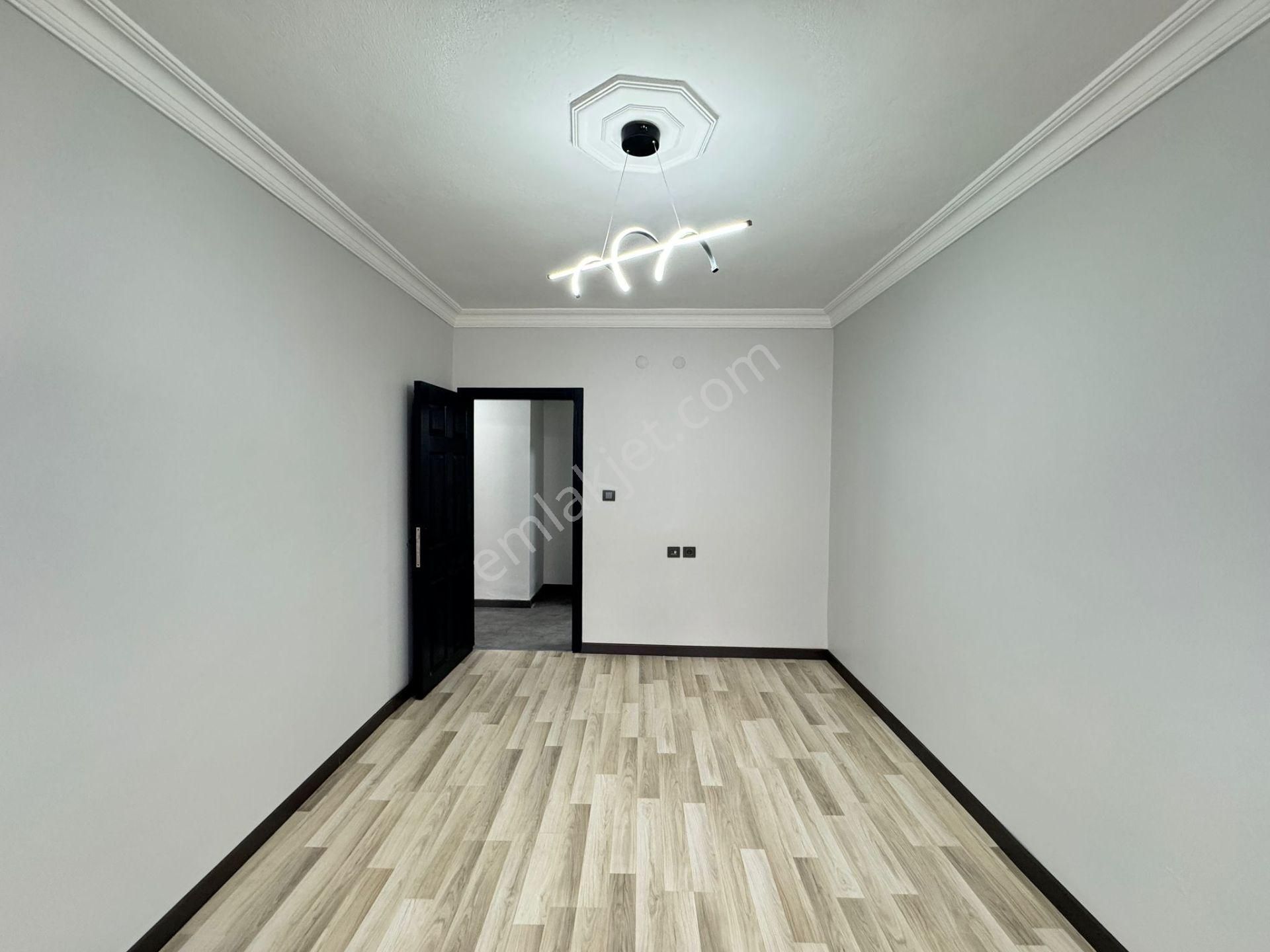 Ufuk Kılıç Emlak'tan Saray Merkezde 3+1 Ful Yapılı Daire - Görsel 23