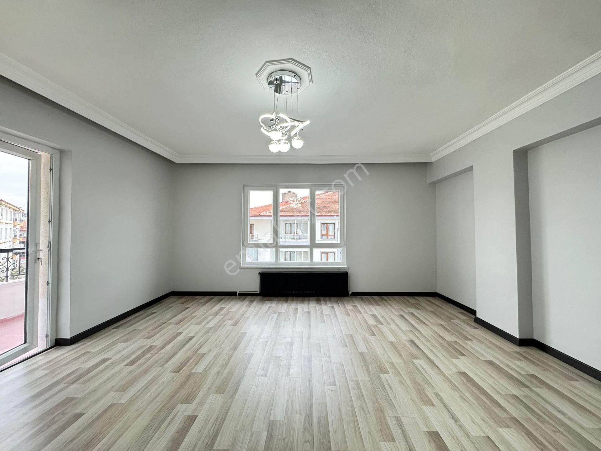 Ufuk Kılıç Emlak'tan Saray Merkezde 3+1 Ful Yapılı Daire - Görsel 12