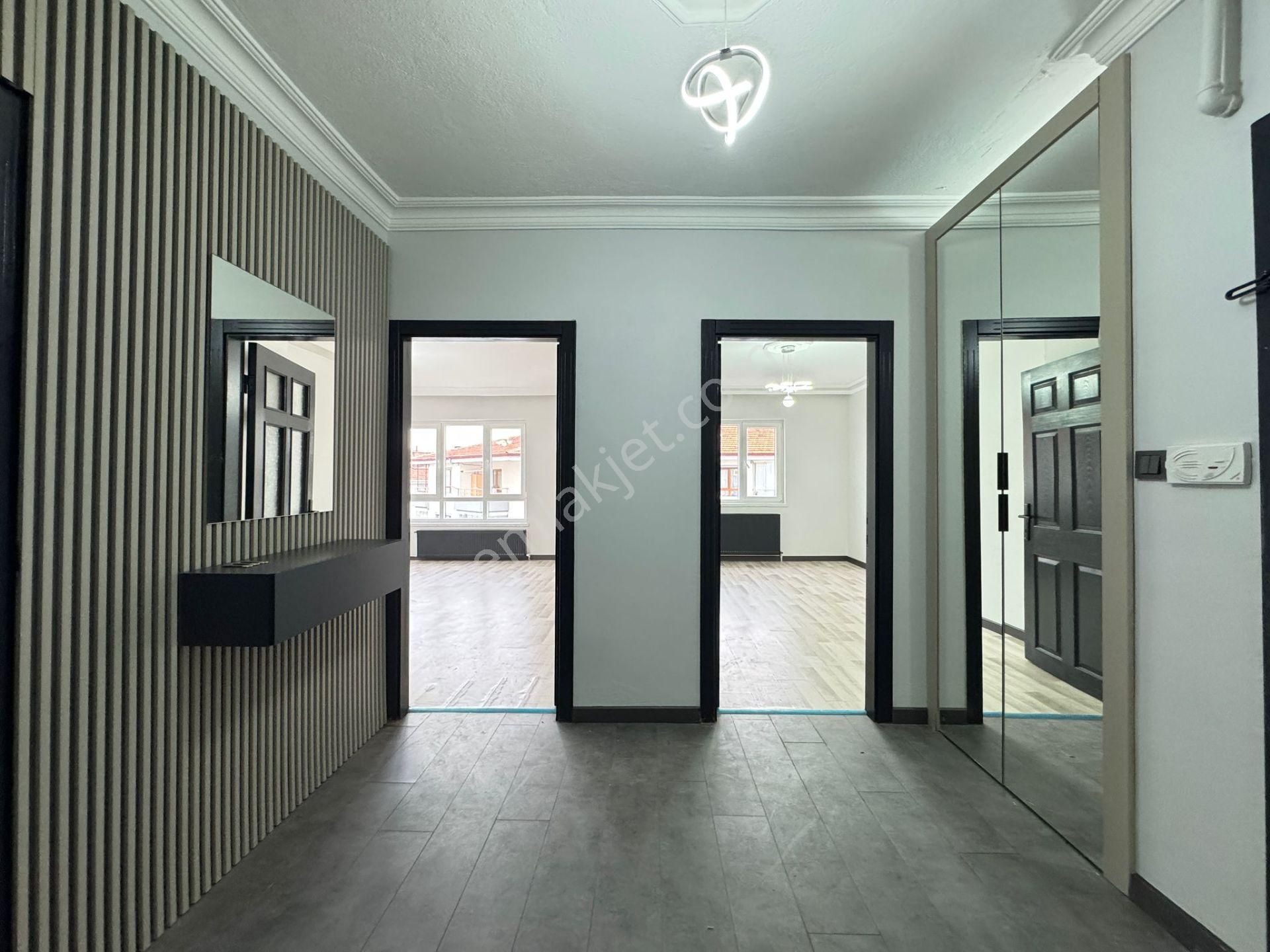 Ufuk Kılıç Emlak'tan Saray Merkezde 3+1 Ful Yapılı Daire - Görsel 34