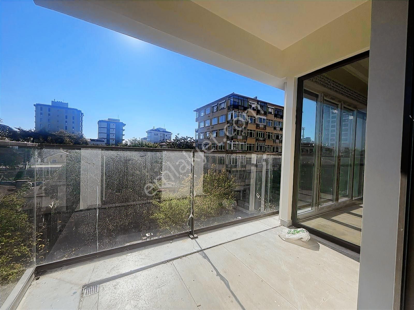 Bostancı'da Ferah Deniz Manzaralı, 100m² Net, 3+1 Satılık Daire - Görsel 3