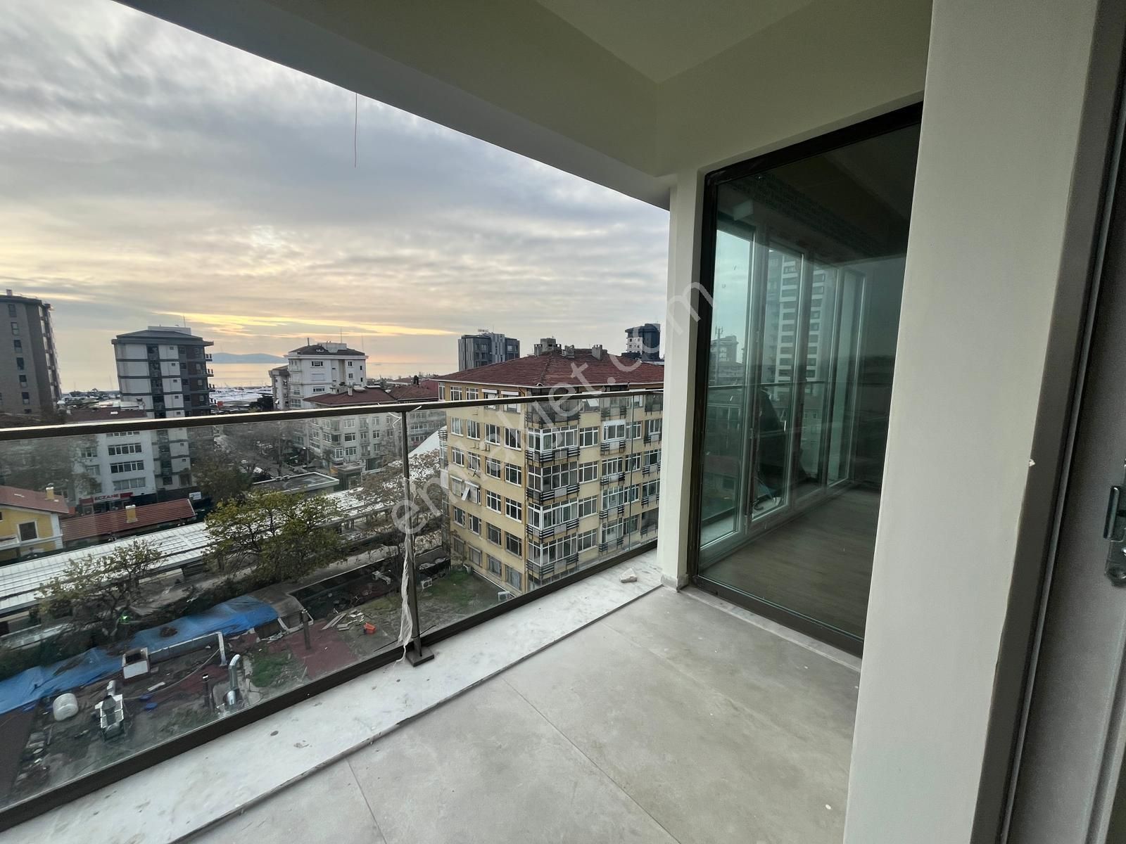 Bostancı'da Ferah Deniz Manzaralı, 100m² Net, 3+1 Satılık Daire - Görsel 12
