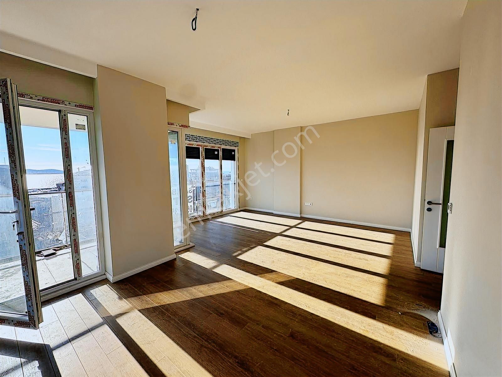Bostancı'da Ferah Deniz Manzaralı, 100m² Net, 3+1 Satılık Daire - Görsel 8