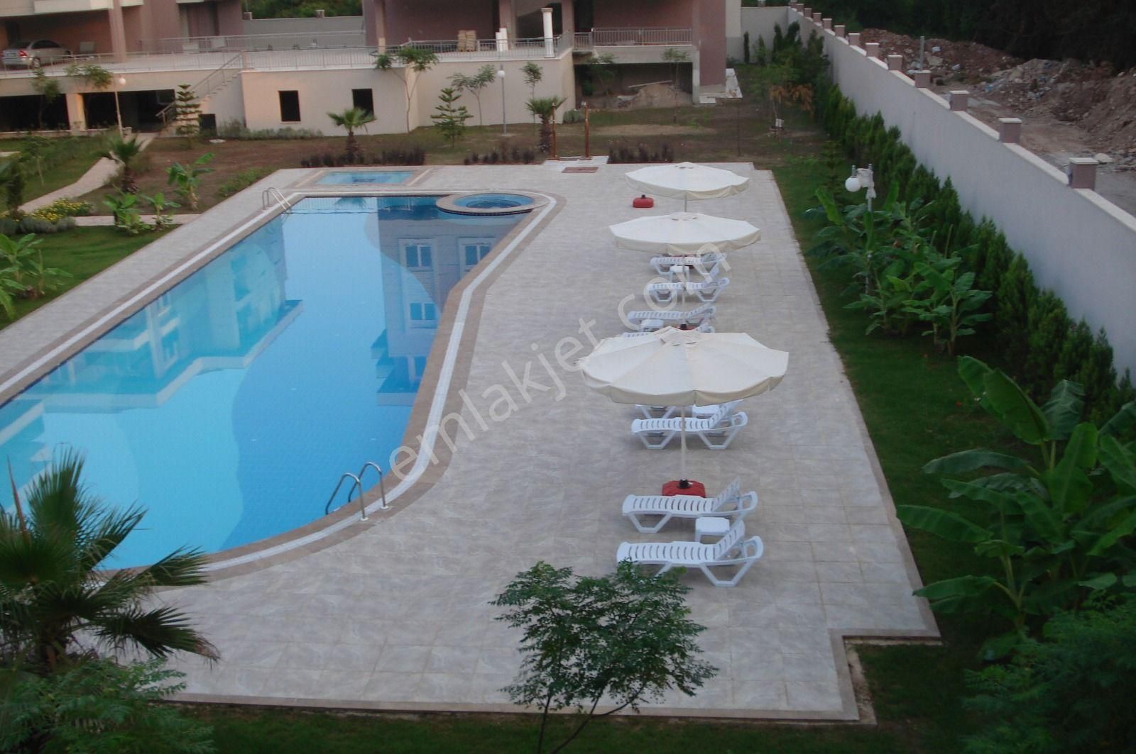 Molla Yusuf Mahallesınde Site İçerisinde Ters Dubleks Ayrı Mutfaklı Dogalgazlı 3+1 Kıralık Daire