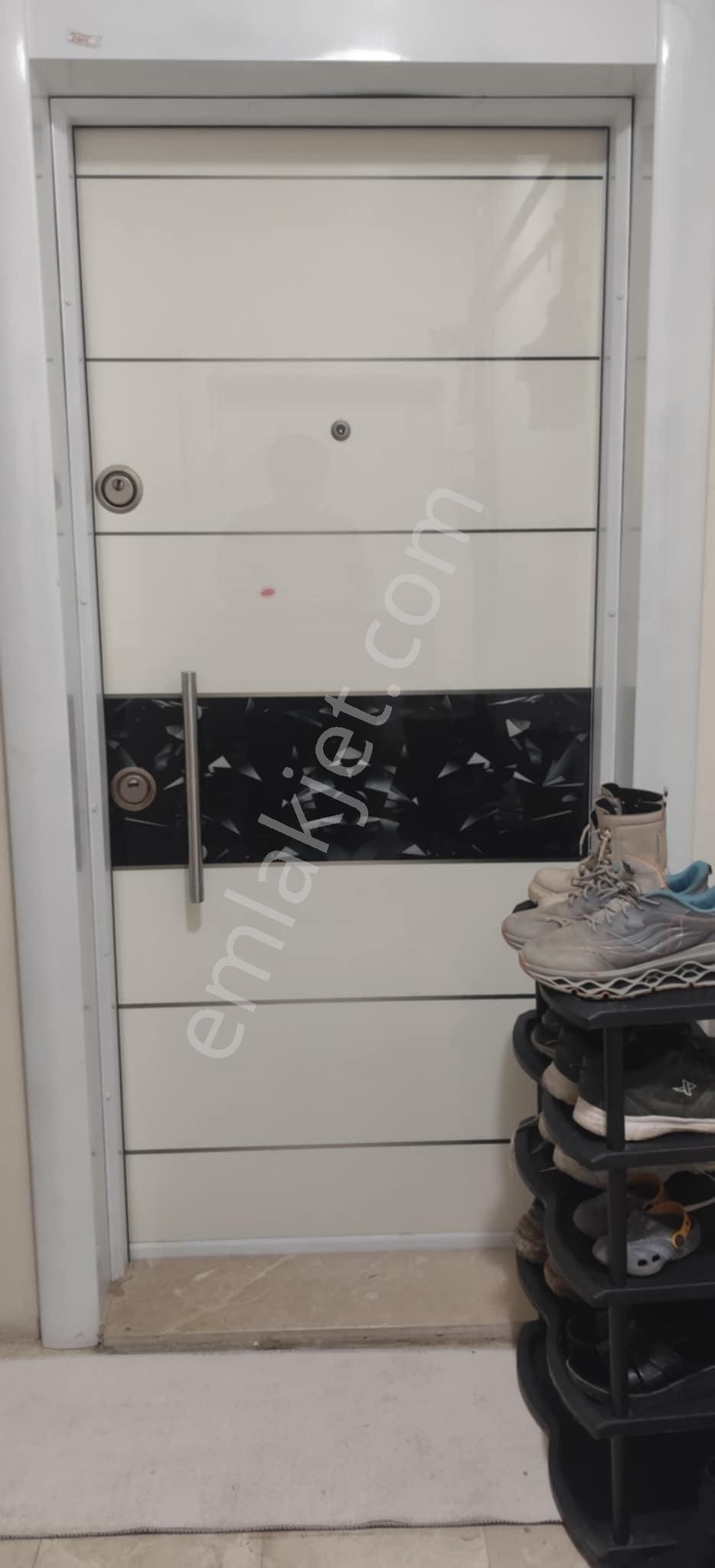 İlbadı Mahallesinde Ara Kat Çift Balkonlu Doğalgazlı 2+1/100 M2 8 Yıllık Daire 2.950.000 Tl - Görsel 2