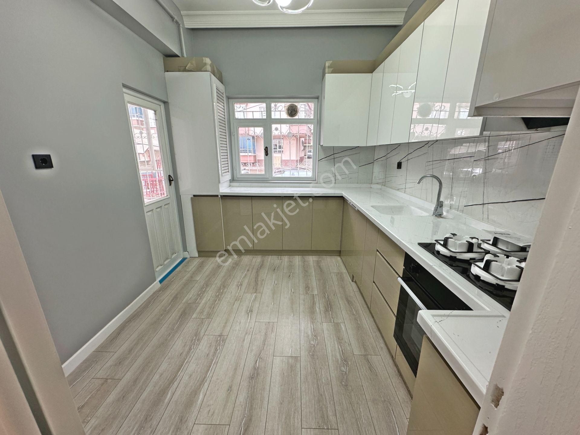 Kartaltepe Mahallesinde Ön Cephede Balkonlu Yapılı 3+1 Satılık Daire