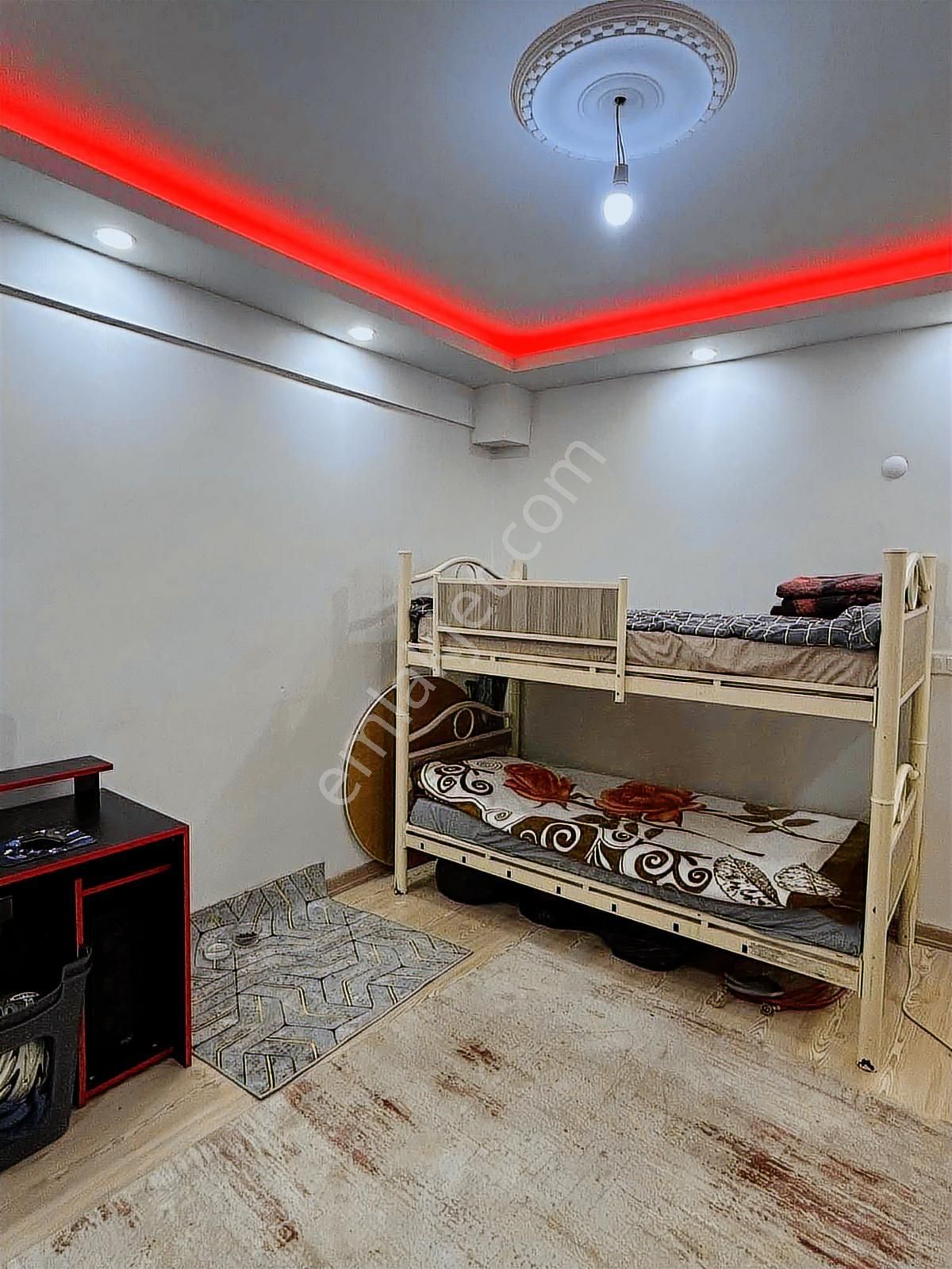 Sancaktepe Yunus Emre'de 2+1 Komple Yenilenmiş Balkonlu - Görsel 3