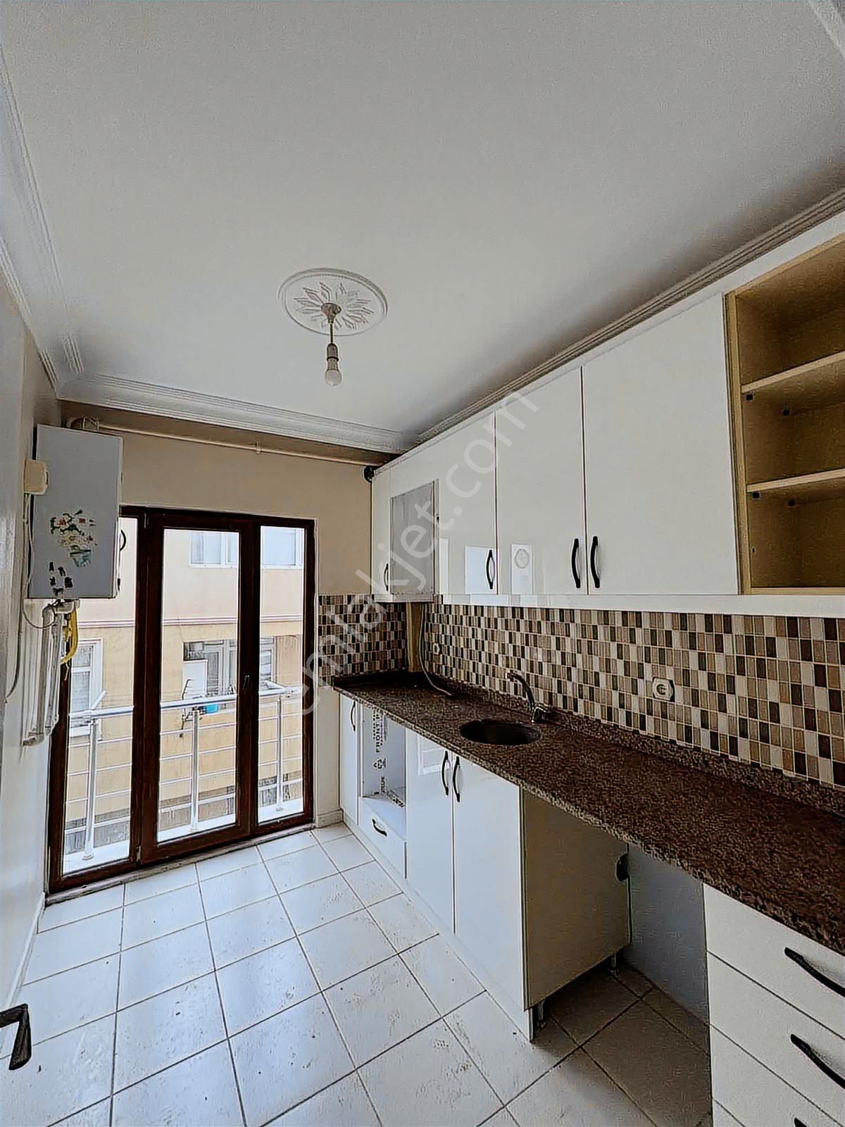 Sancaktepe Yenidoğan Atatürk Caddesine Köşe 2+1 Kiralık Arakat - Görsel 27