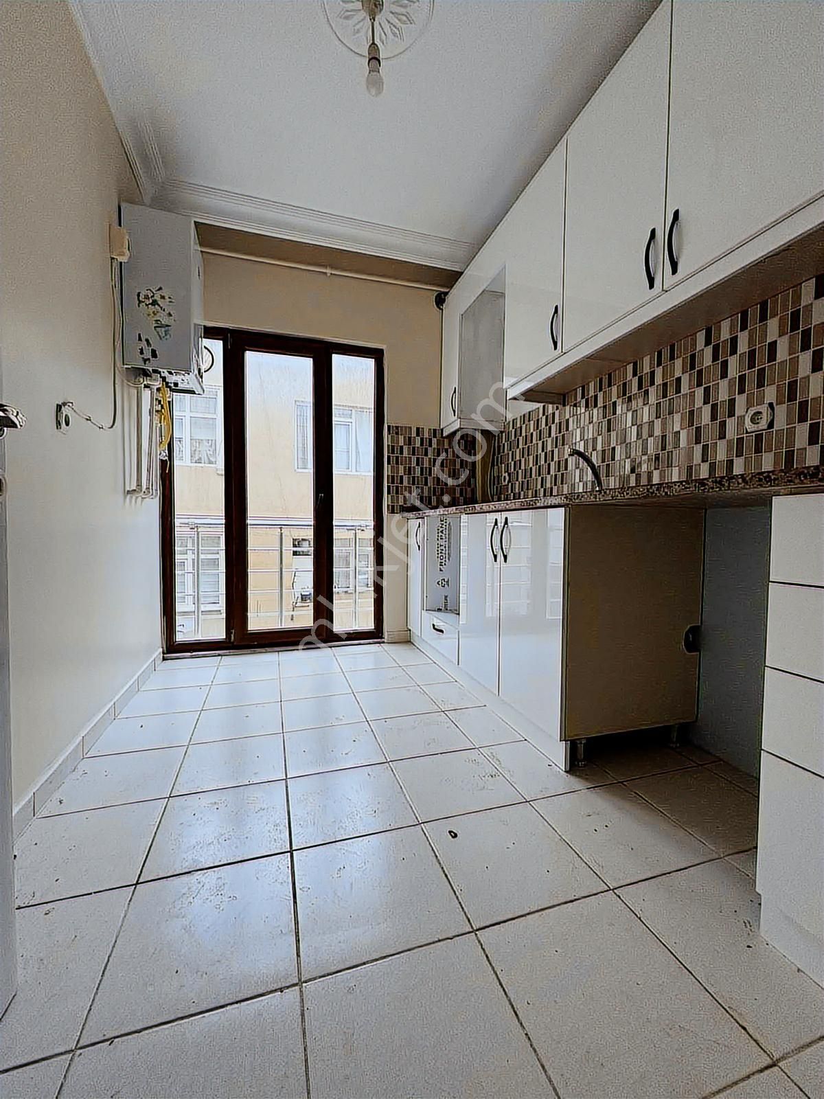 Sancaktepe Yenidoğan Atatürk Caddesine Köşe 2+1 Kiralık Arakat - Görsel 6