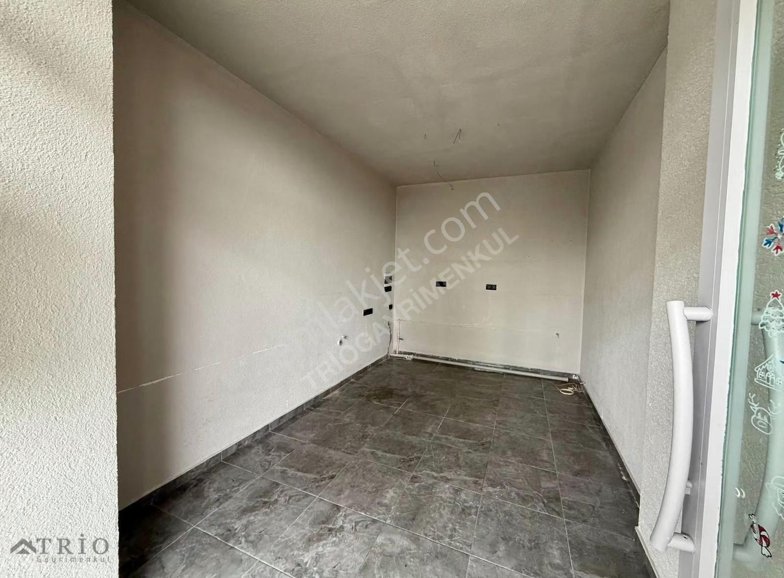 Bahçeşehir Hillpark Çarşı Vitrinli Giriş Kiralık Dükkan - Görsel 14