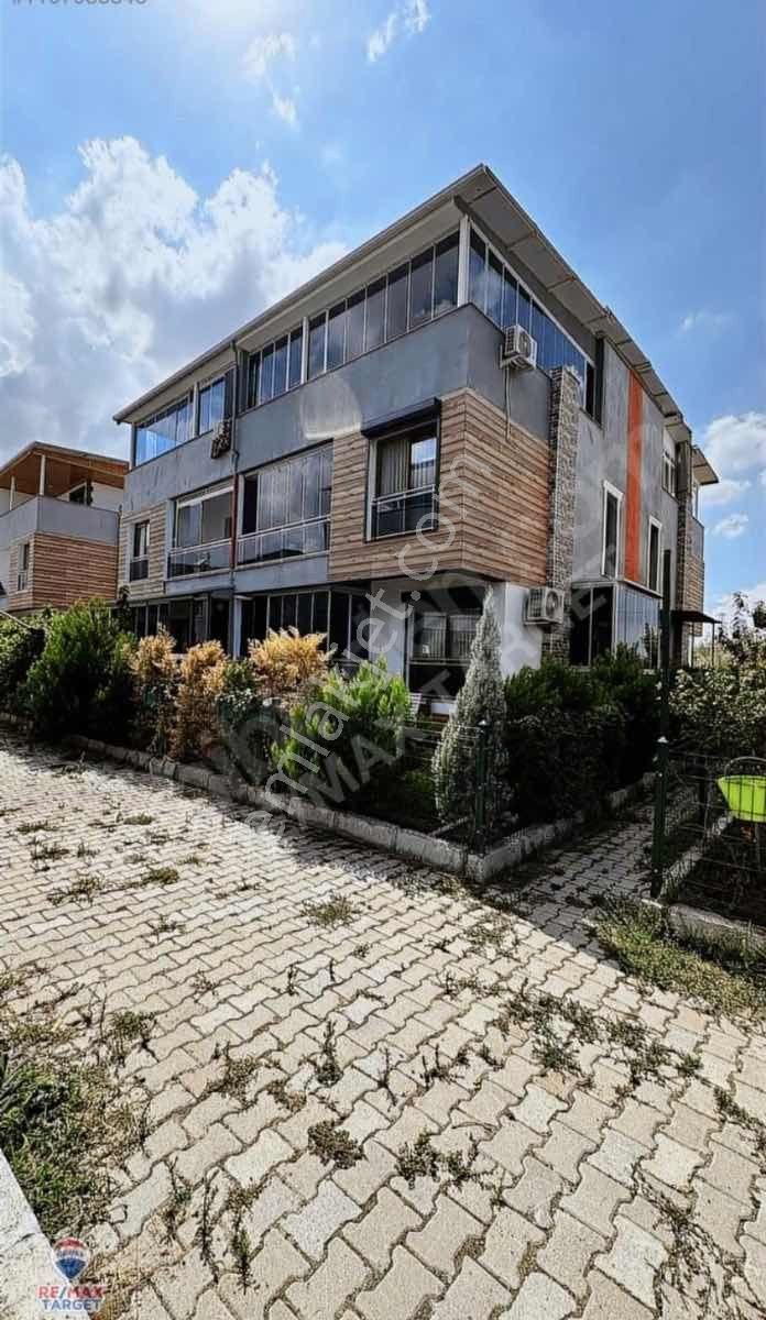 Re/max Target Ons'dan Yenişakran'da Satılık Tripleks Villa - Görsel 33